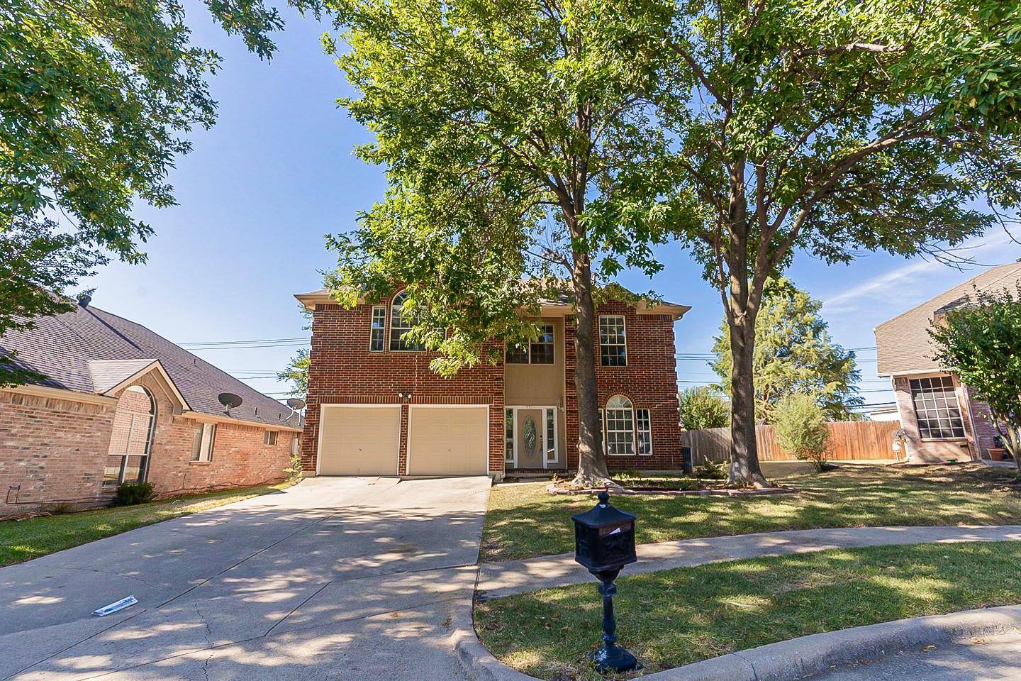 Arlington, TX 76017,952 Blossomwood Court