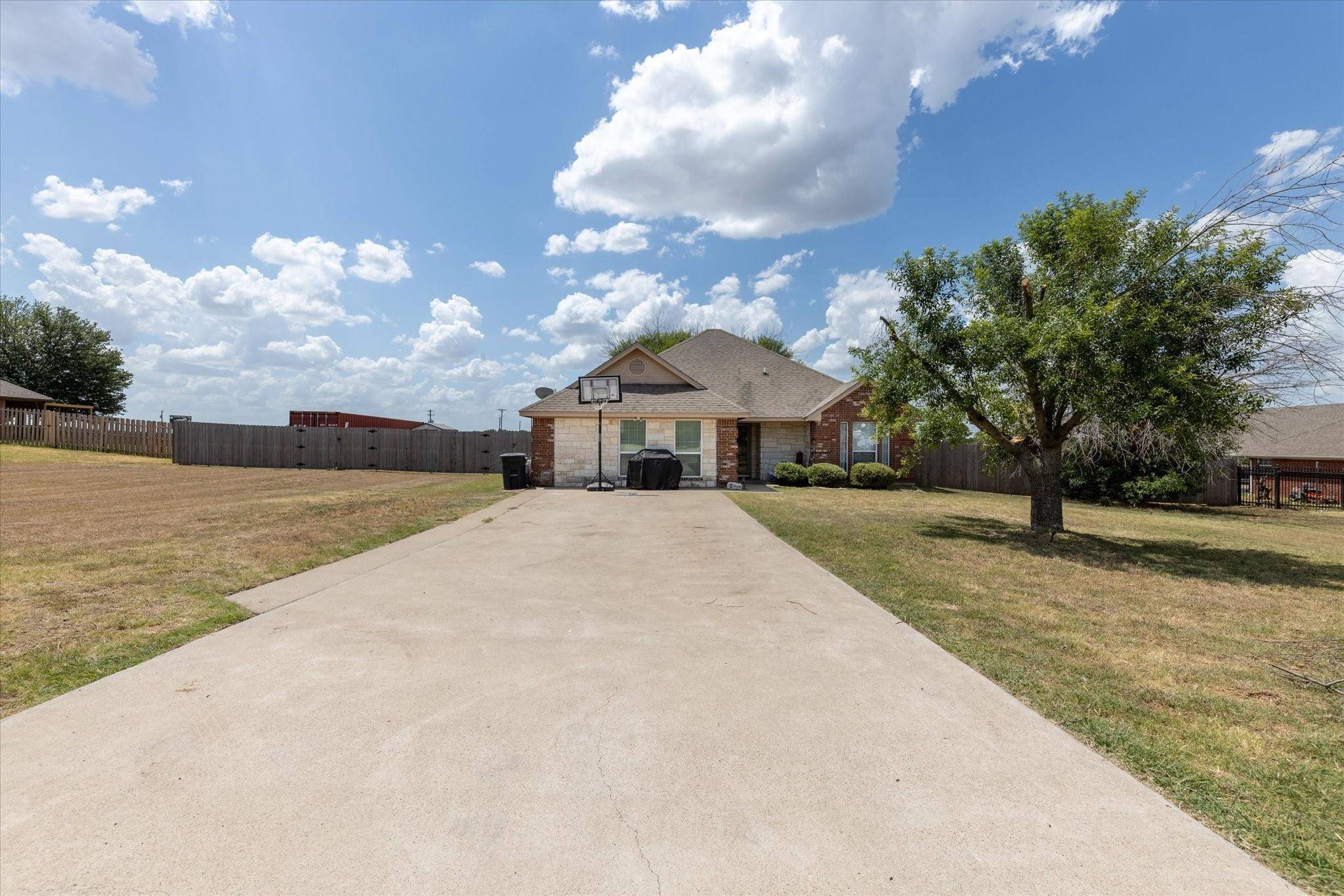 Weatherford, TX 76088,150 Hunters Circle