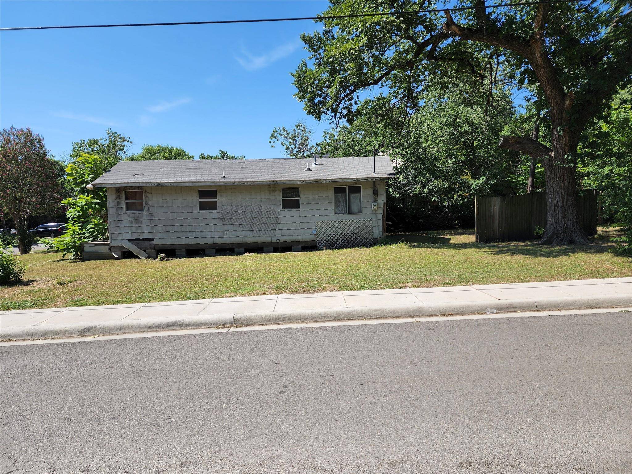 Mckinney, TX 75069,1211 Oak Street