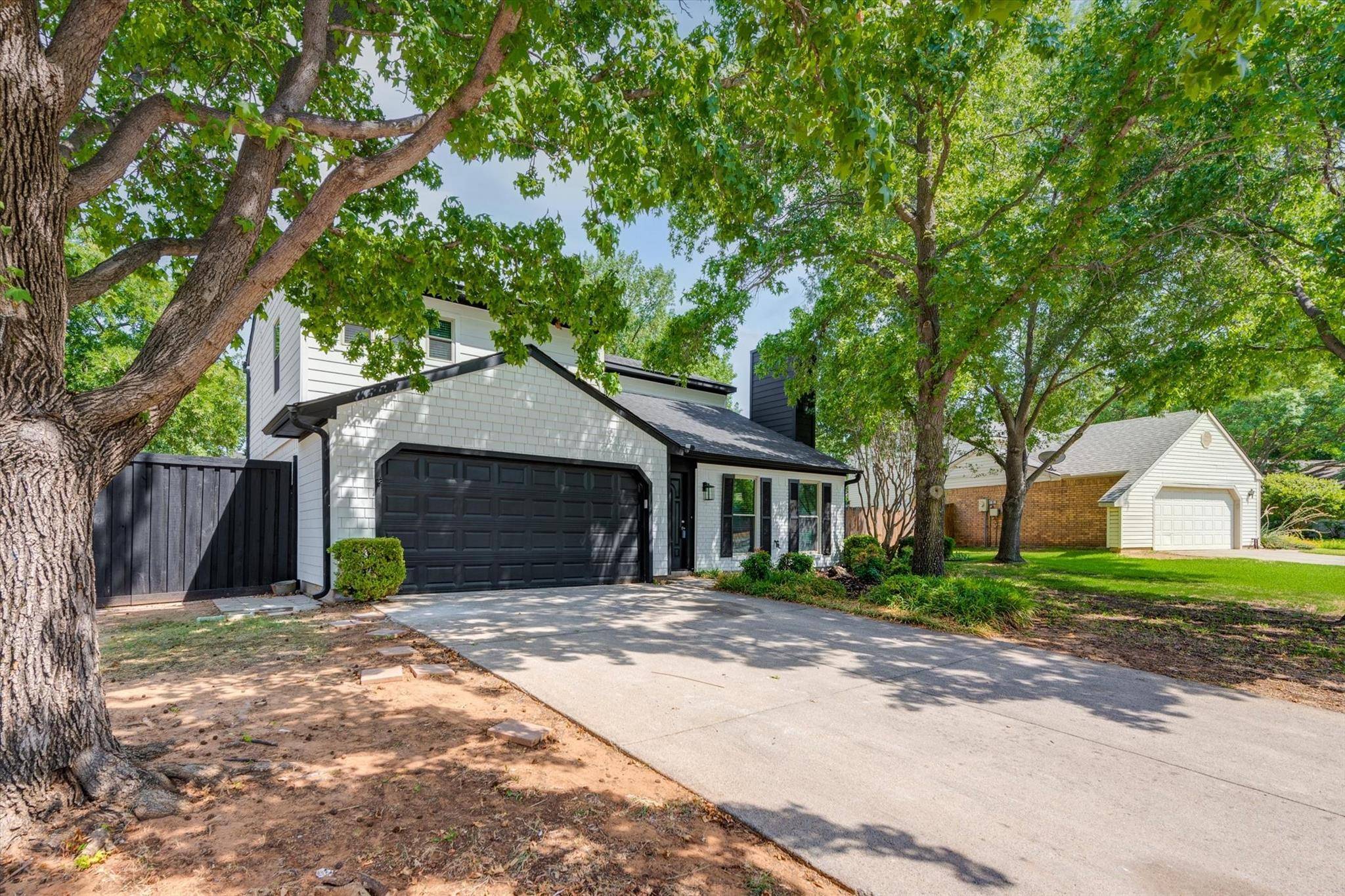 Grapevine, TX 76051,1126 Normandy Drive