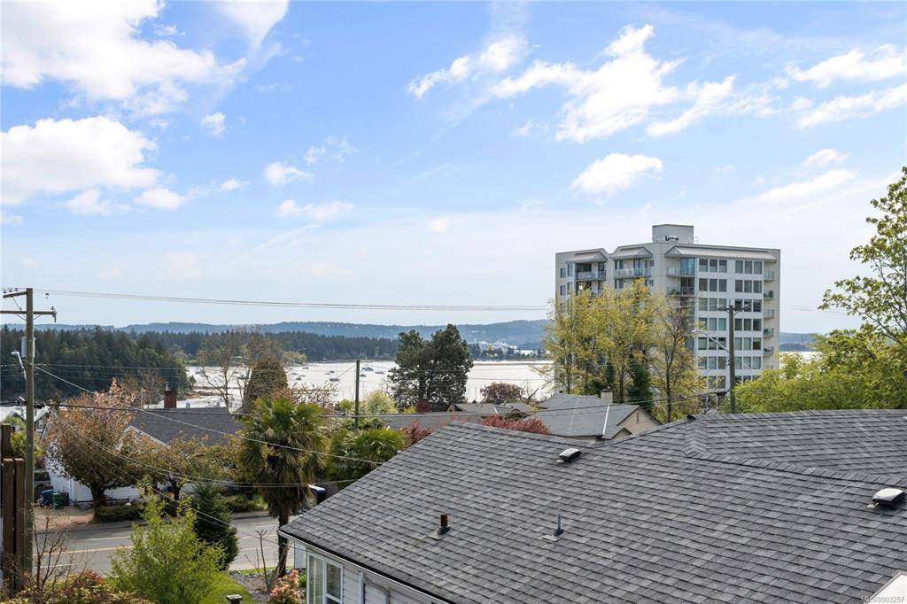 Nanaimo, BC V9S 4K1,679 Terminal Ave N #201