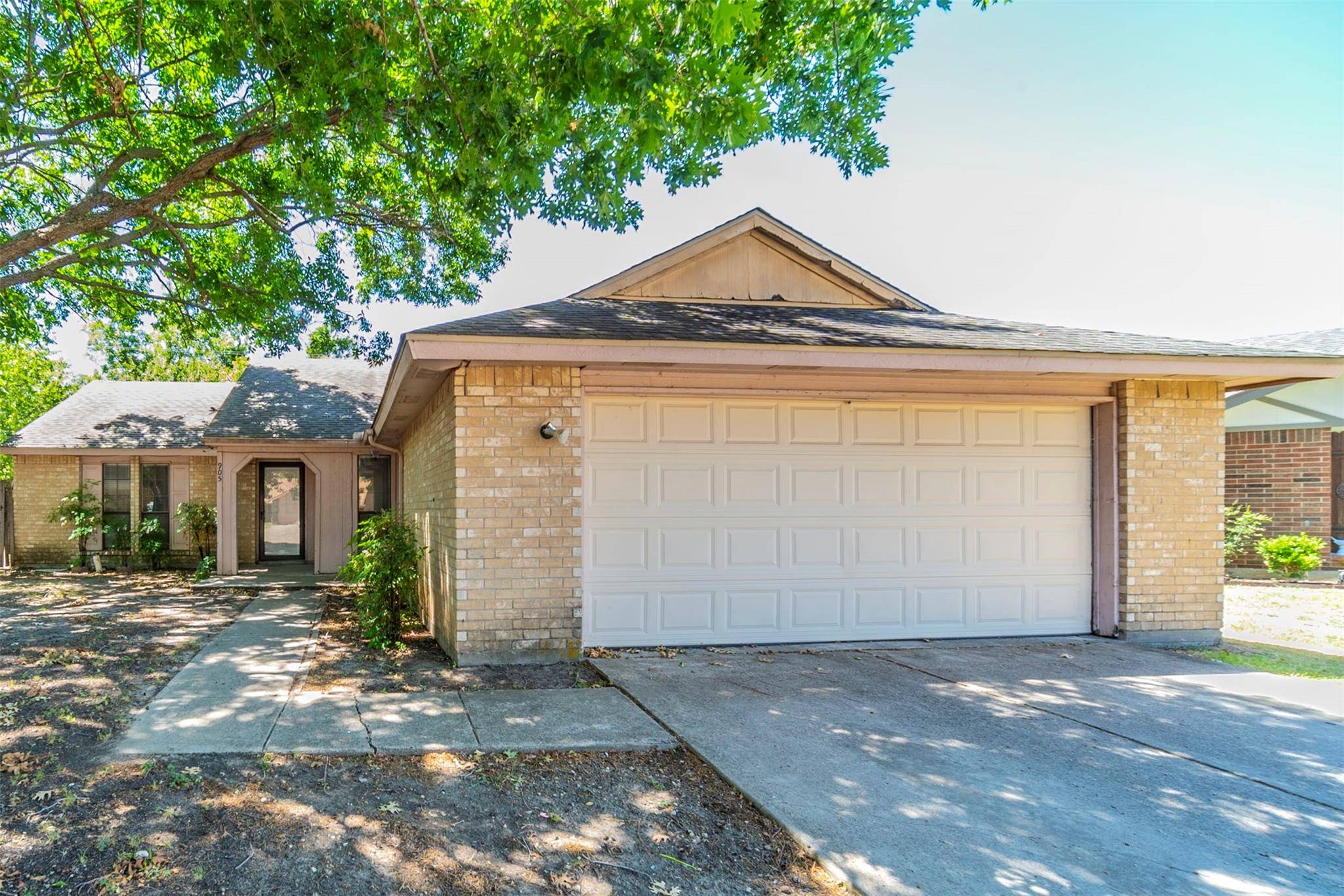 Grand Prairie, TX 75052,905 Camino Court