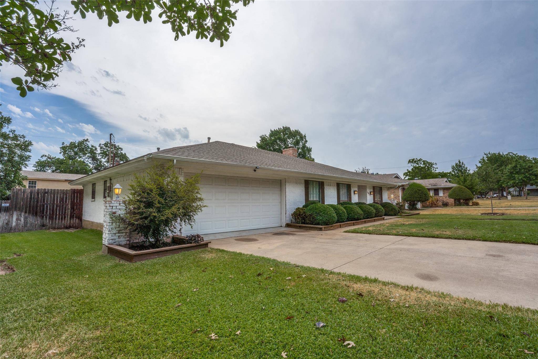 Arlington, TX 76010,103 W Lavender Lane