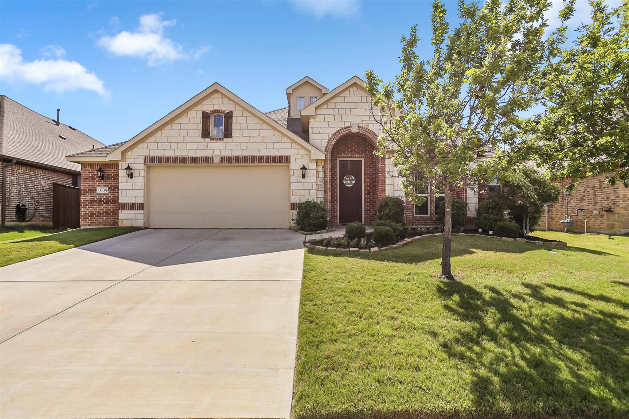 Burleson, TX 76028,1004 Tarragon Drive