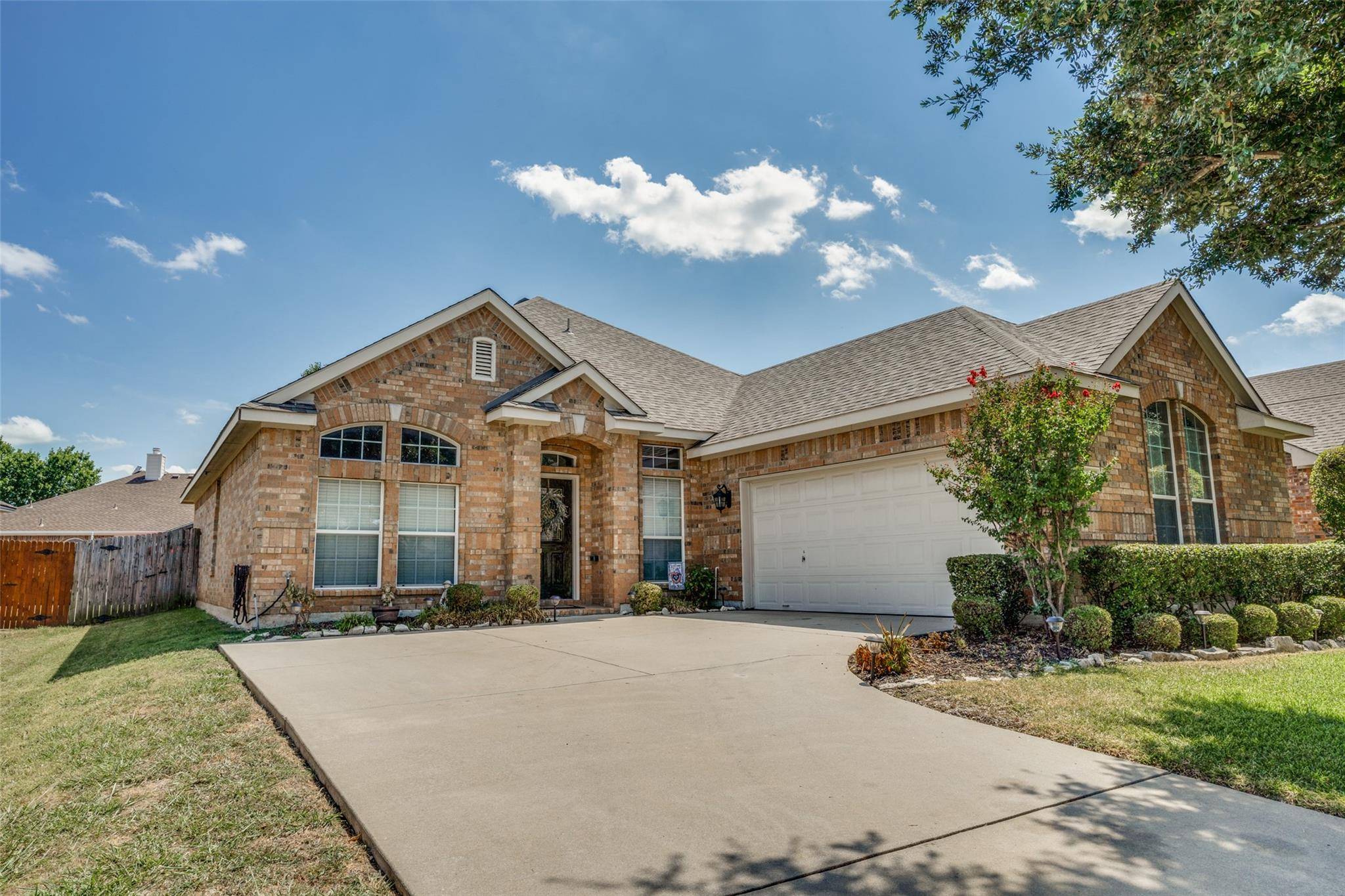 Grand Prairie, TX 75052,5823 Prairie View Court