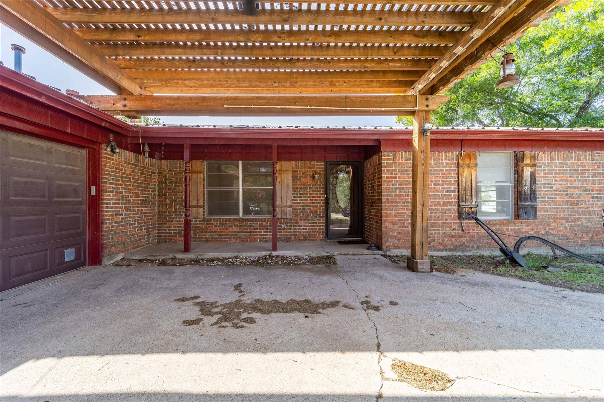 De Leon, TX 76444,1249 N Johnson Street