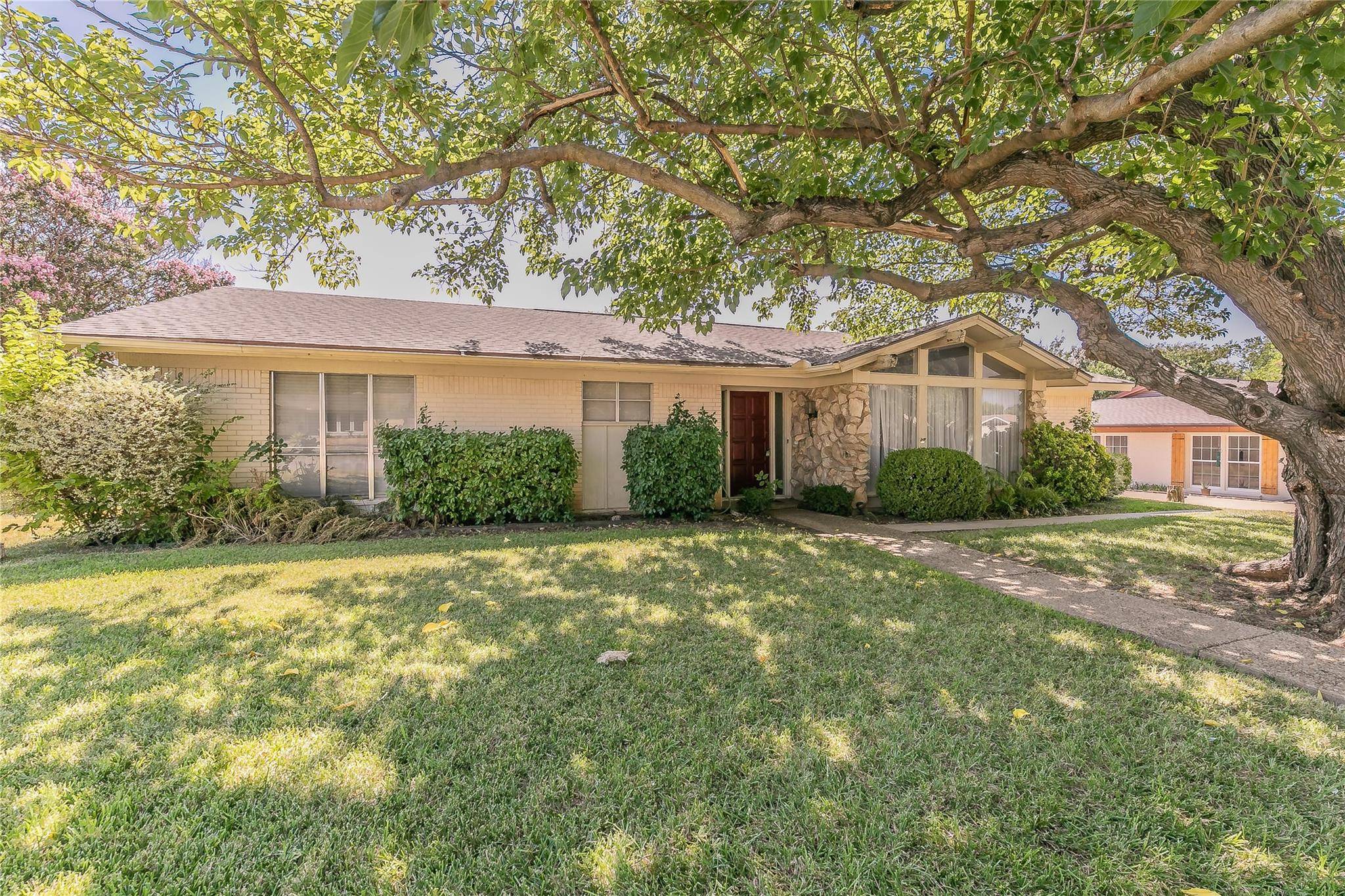 Hurst, TX 76054,1748 Brown Trail