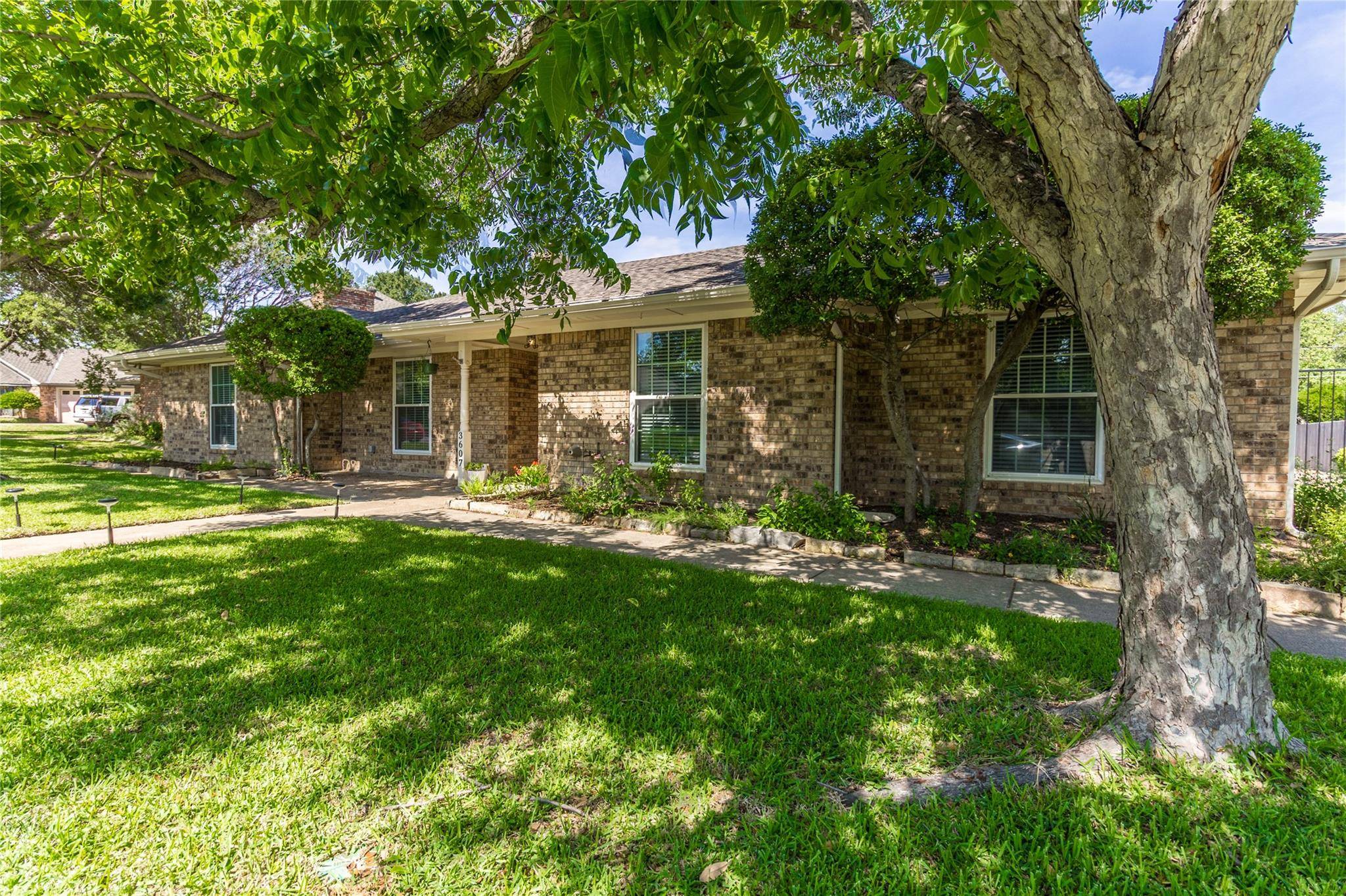 Arlington, TX 76016,3607 Ivywild Court