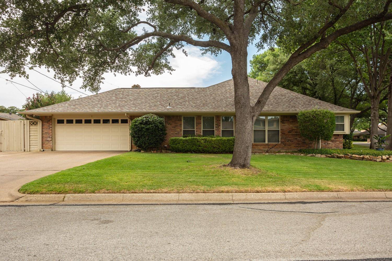 Arlington, TX 76016,4400 Alameda Court