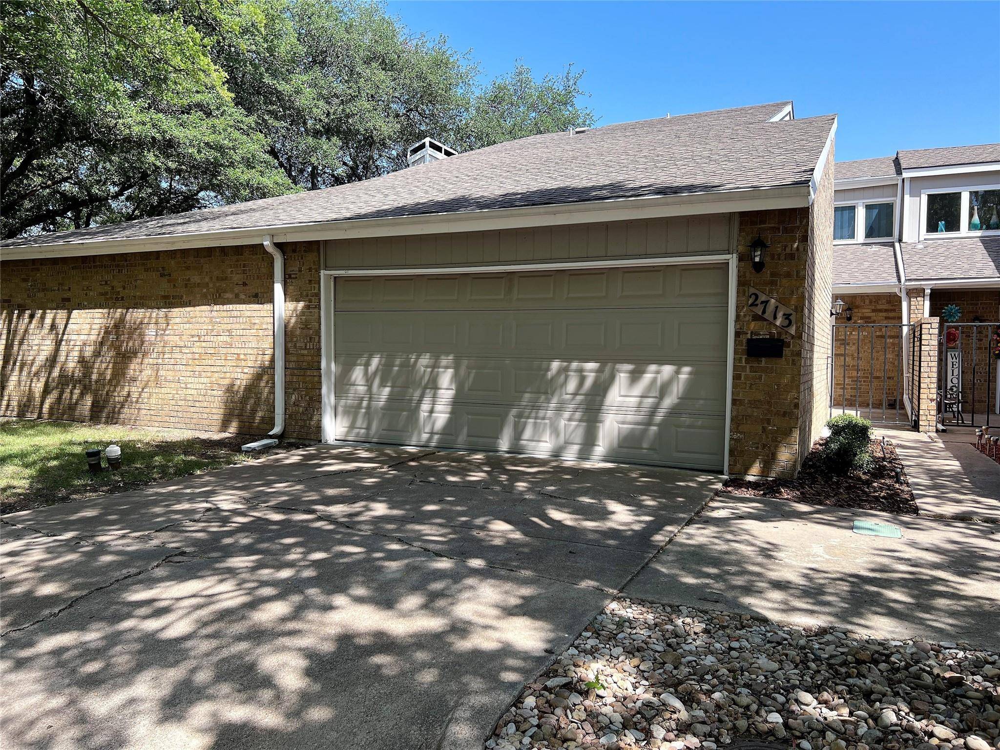 Carrollton, TX 75006,2713 Creek Wood Court