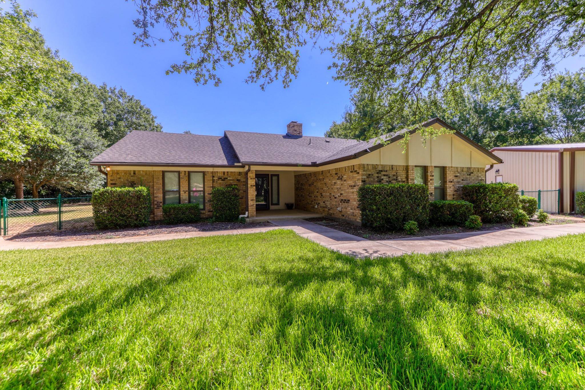 Burleson, TX 76028,233 Chaparral Drive