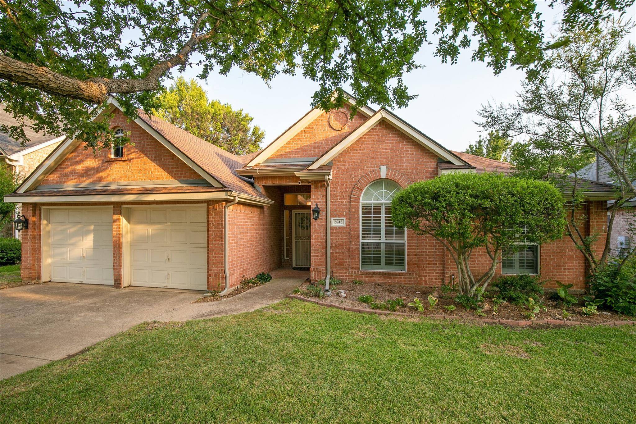 Fort Worth, TX 76132,6943 Briarwood Drive