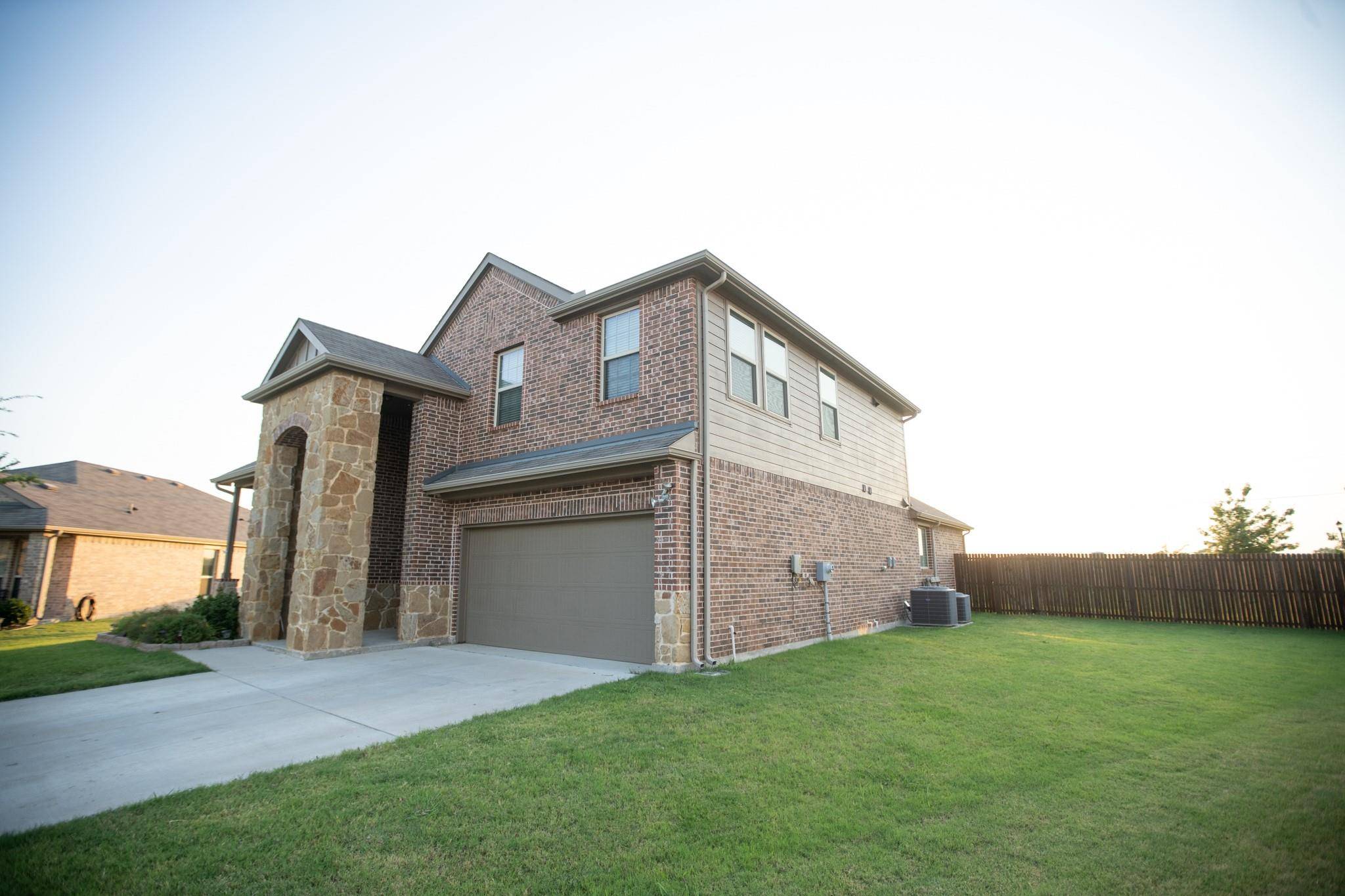 Van Alstyne, TX 75495,524 Millsap Drive