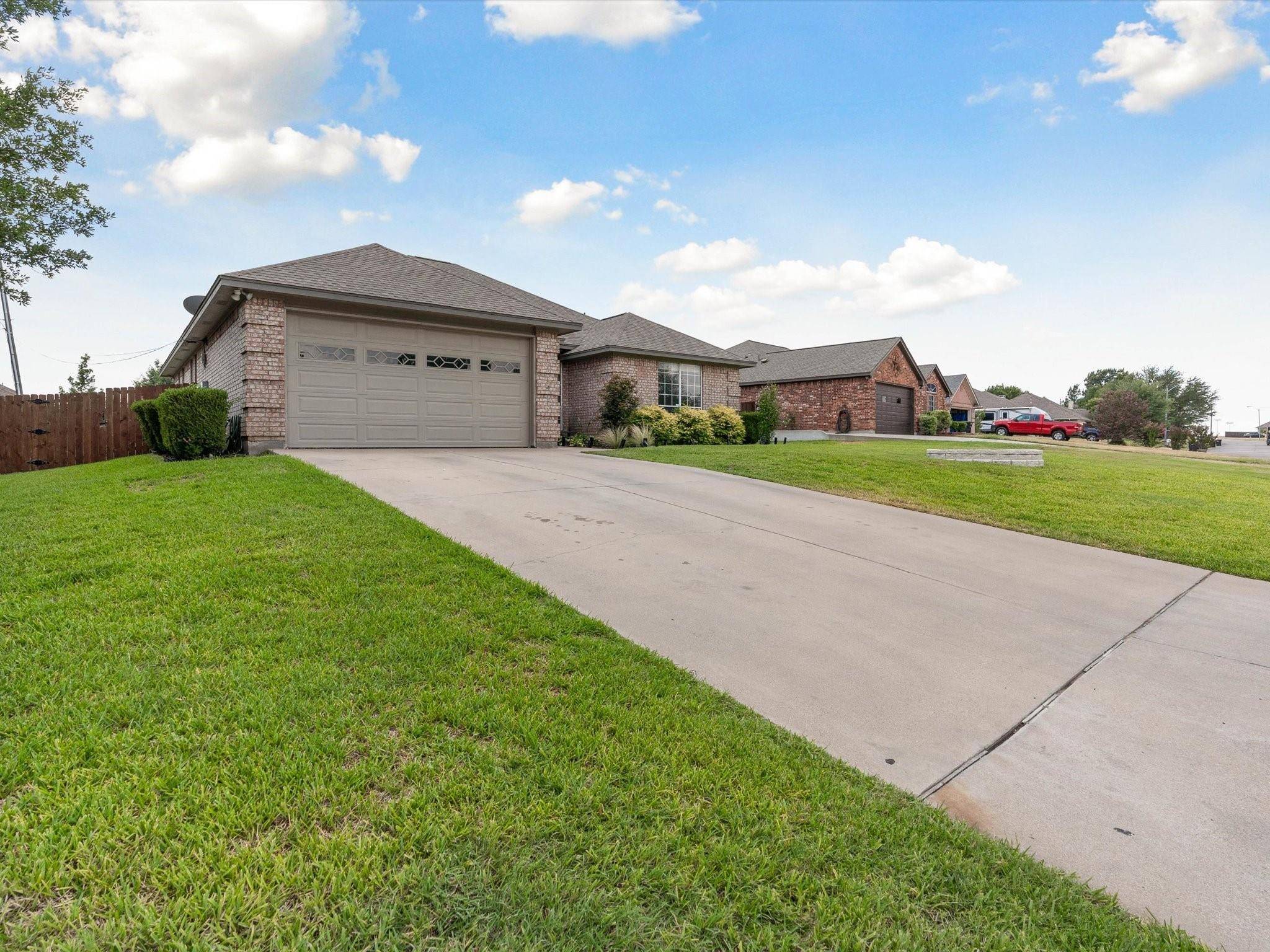 Cleburne, TX 76033,1603 Longfellow Lane