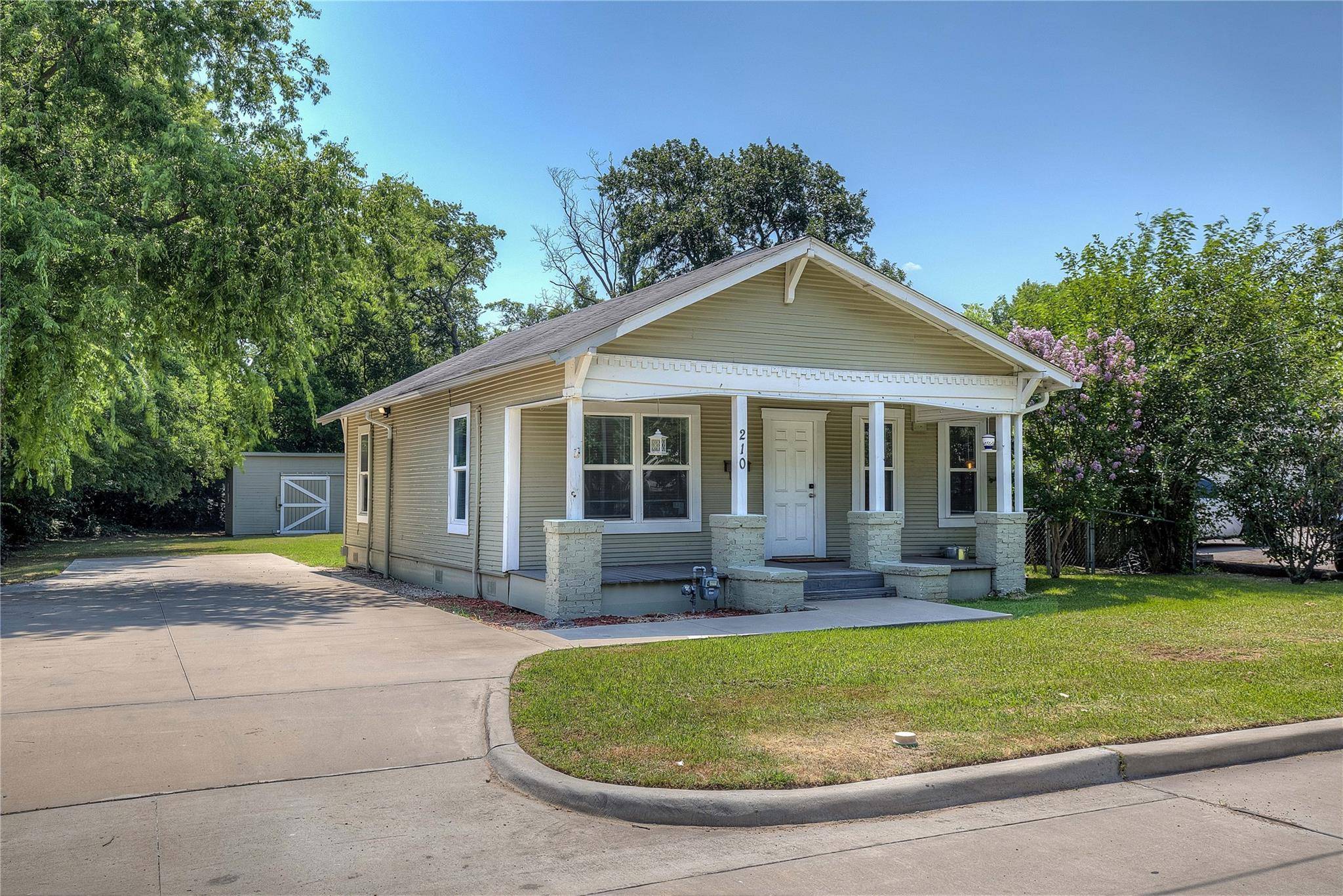 Sulphur Springs, TX 75482,210 Locust Street S