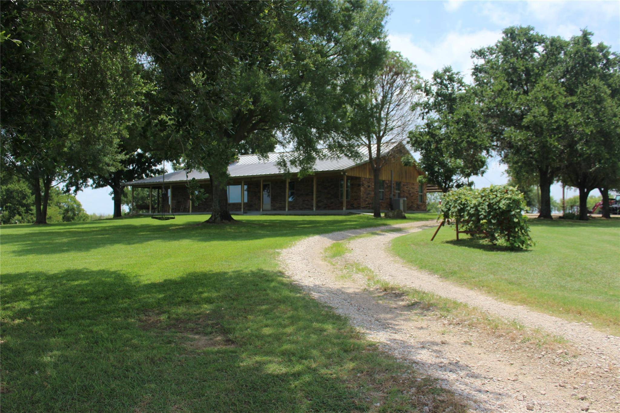 Kemp, TX 75143,17151 County Road 4056