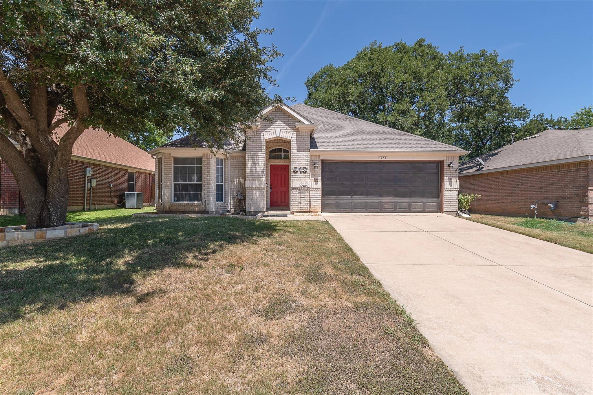 Burleson, TX 76028,513 Oakbrook Drive