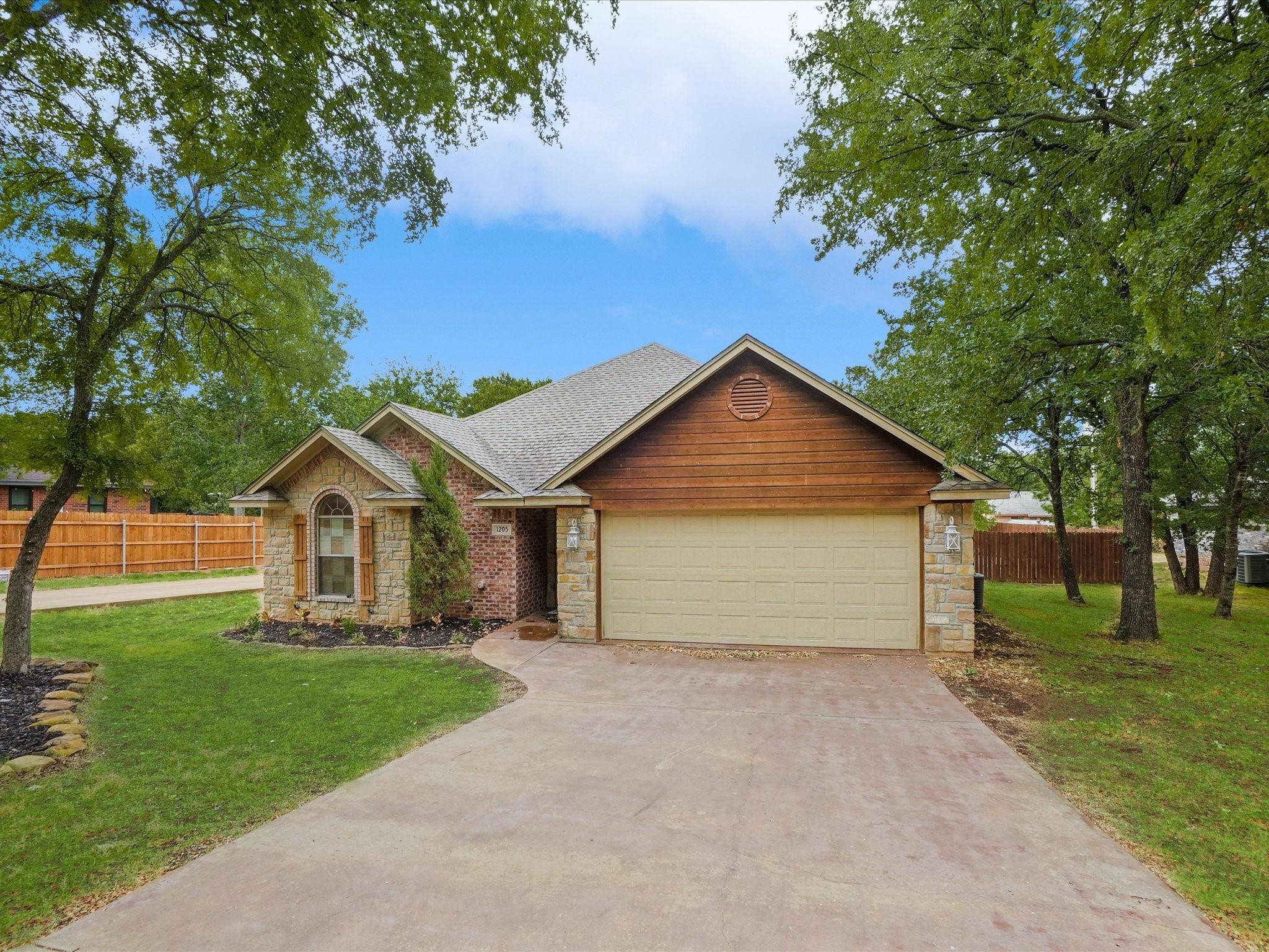 Granbury, TX 76048,1205 Spanish Moss Drive