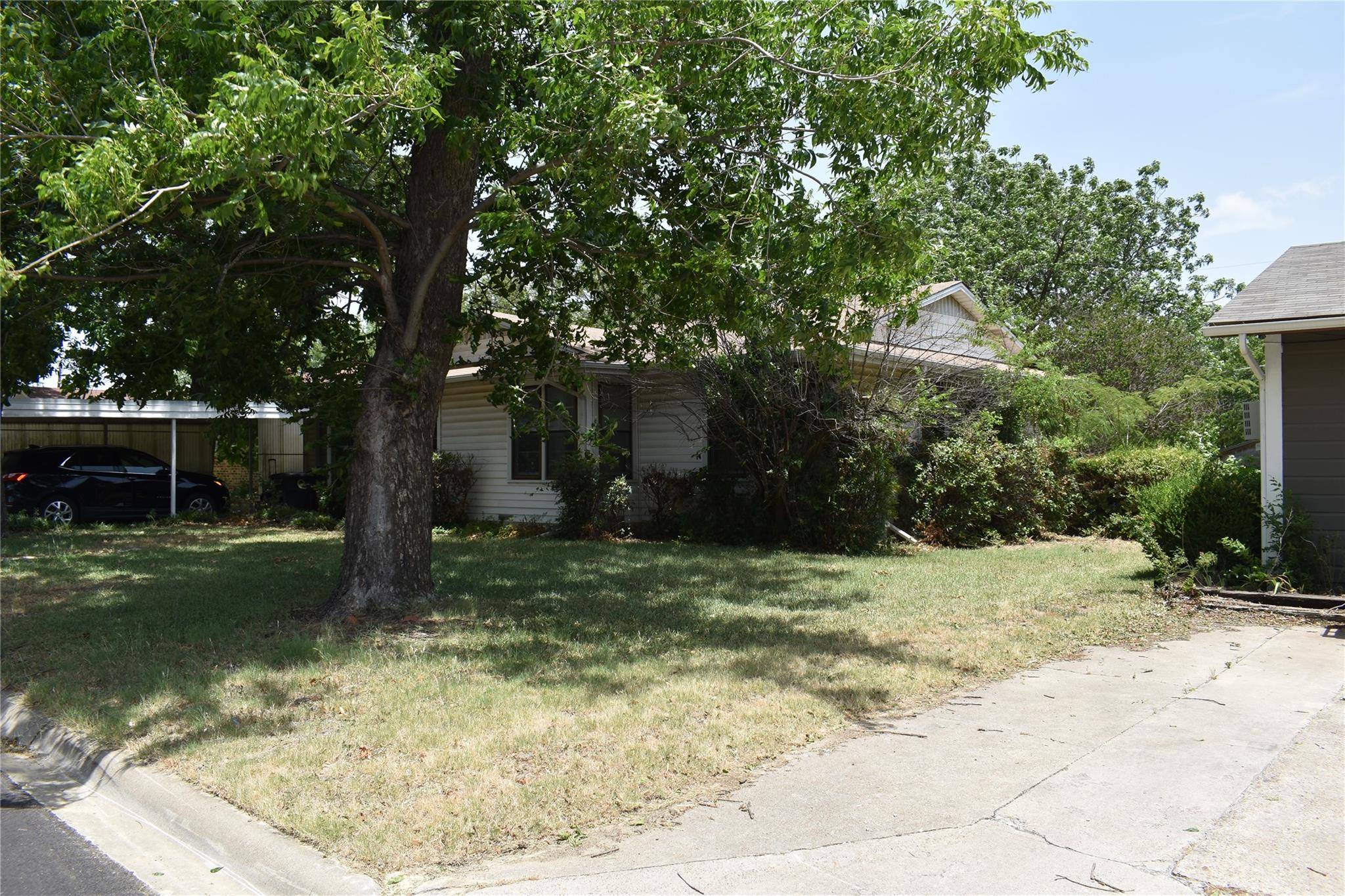 Cleburne, TX 76033,106 Wren Court