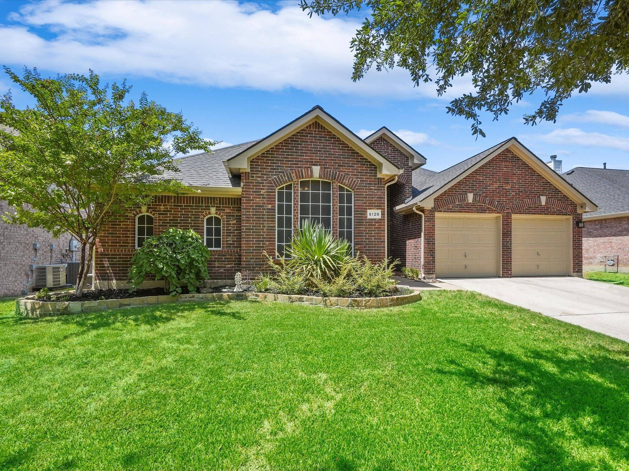 Fort Worth, TX 76137,5129 Creek Bend Drive