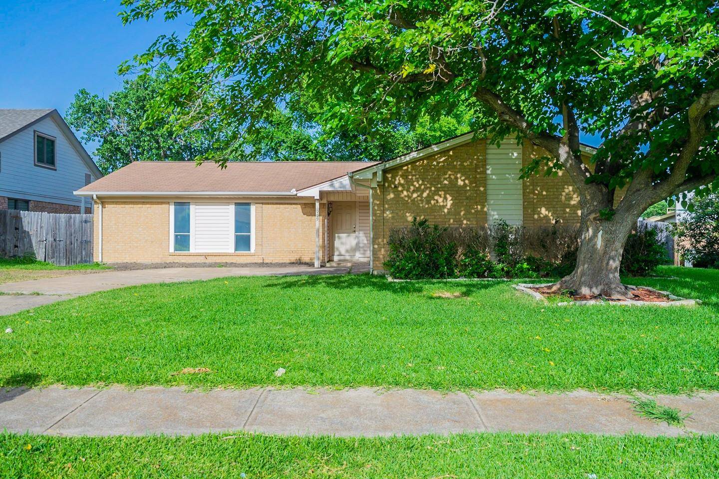 Mesquite, TX 75150,1009 Via Valencia