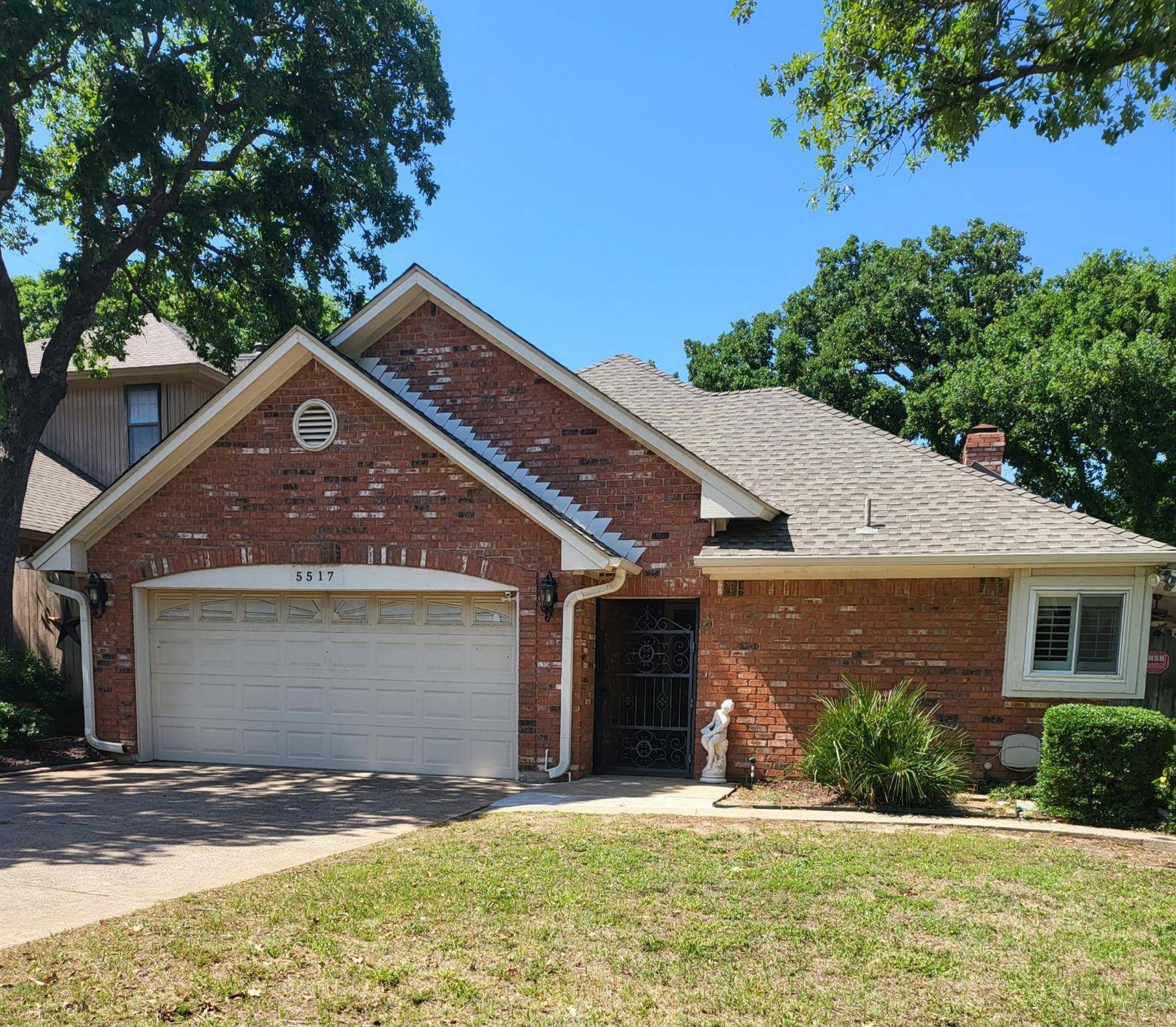 Arlington, TX 76016,5517 Timber Green Drive