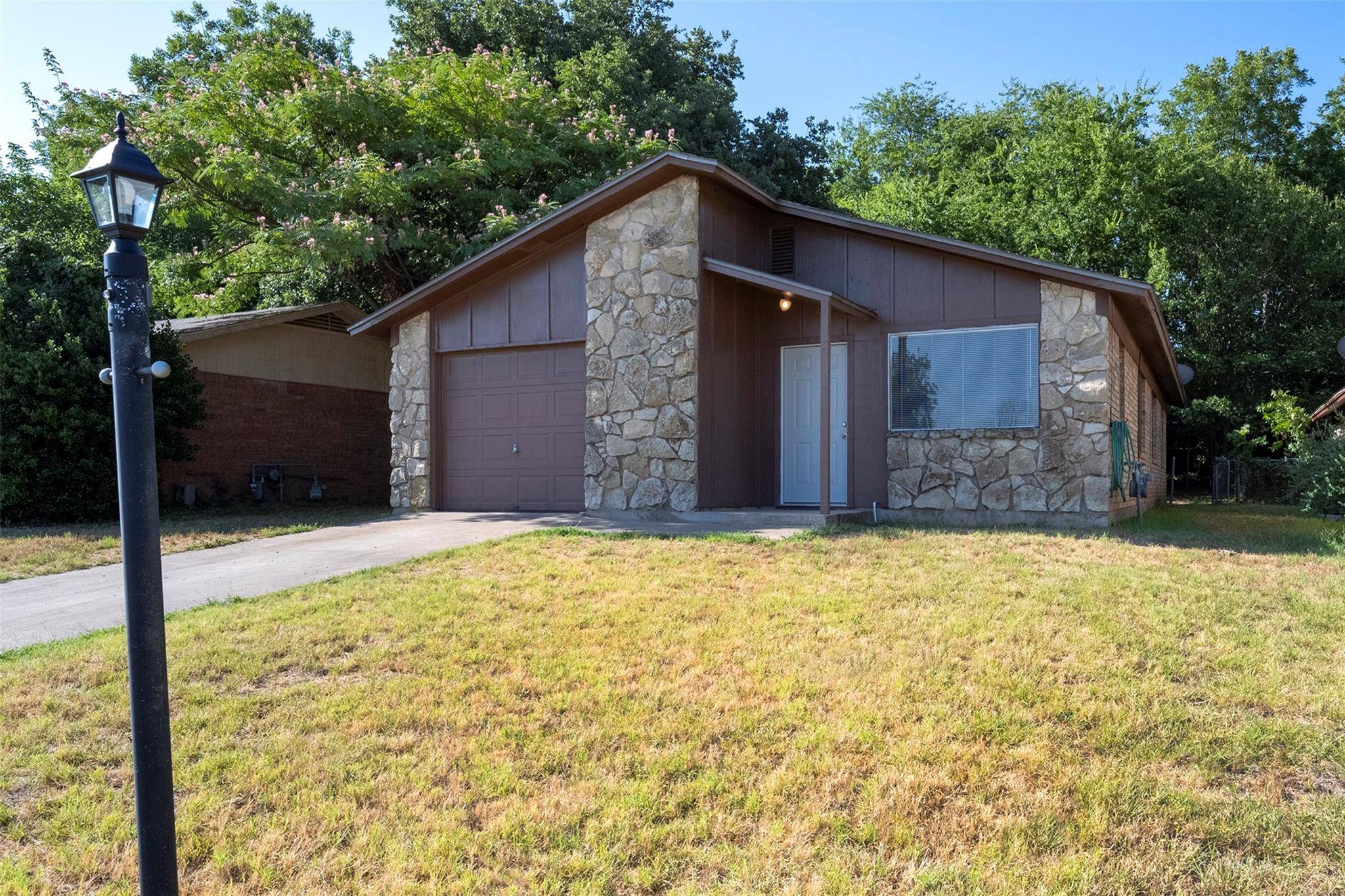 Mineral Wells, TX 76067,306 SE 17th Street