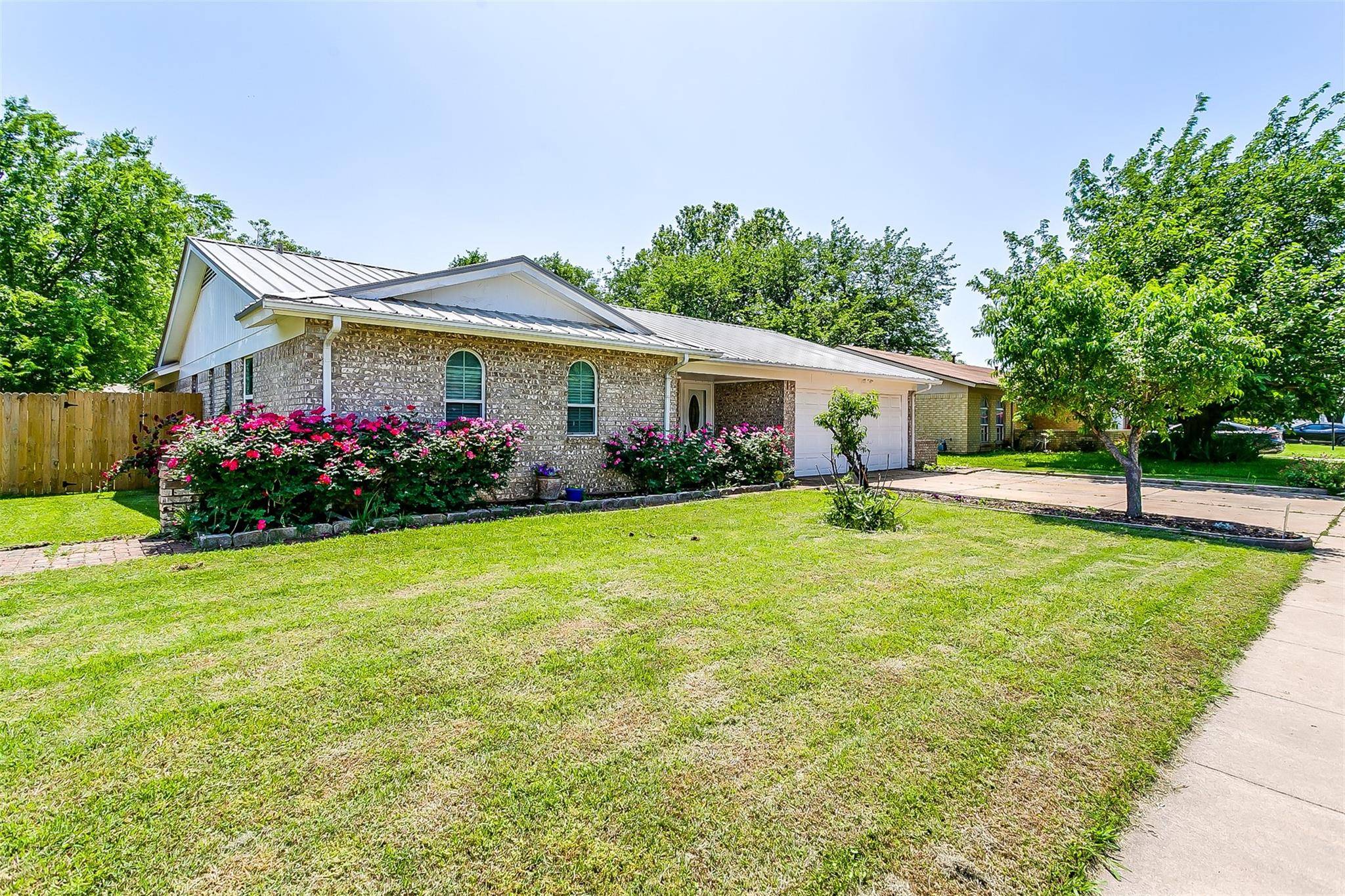 Crowley, TX 76036,917 Pecan Street