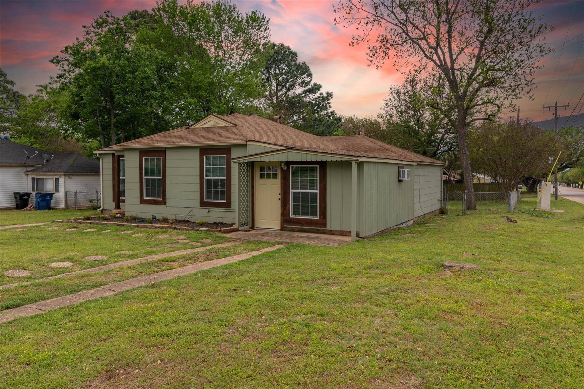 Denison, TX 75020,530 W Bullock Street