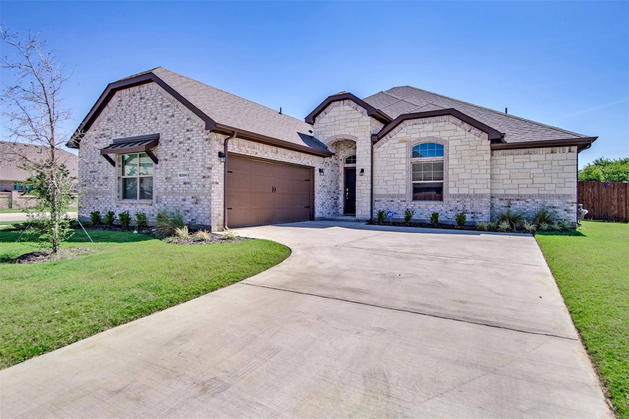 Grand Prairie, TX 76065,10304 Walnut Ridge Drive