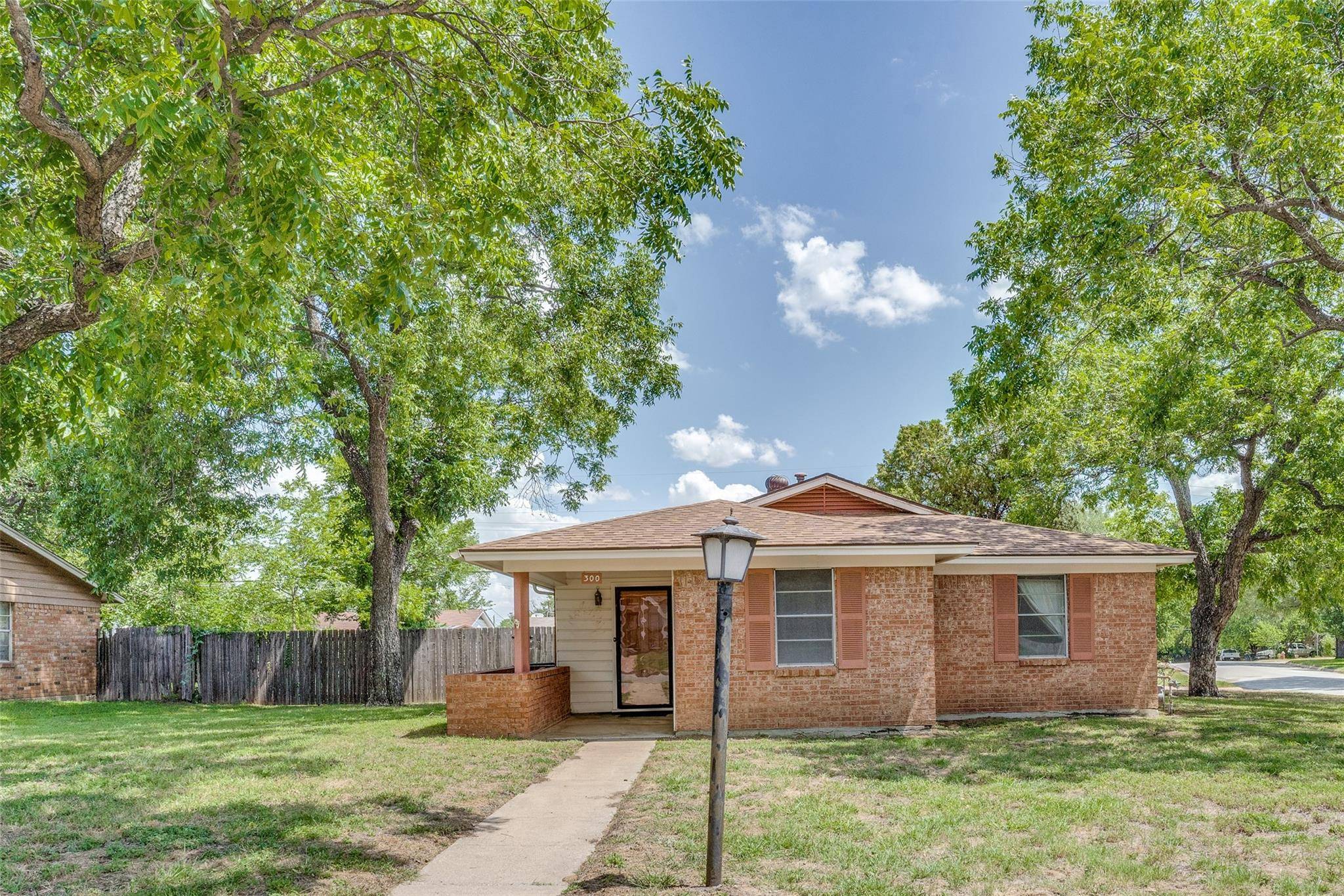 Kennedale, TX 76060,300 Bowles Court