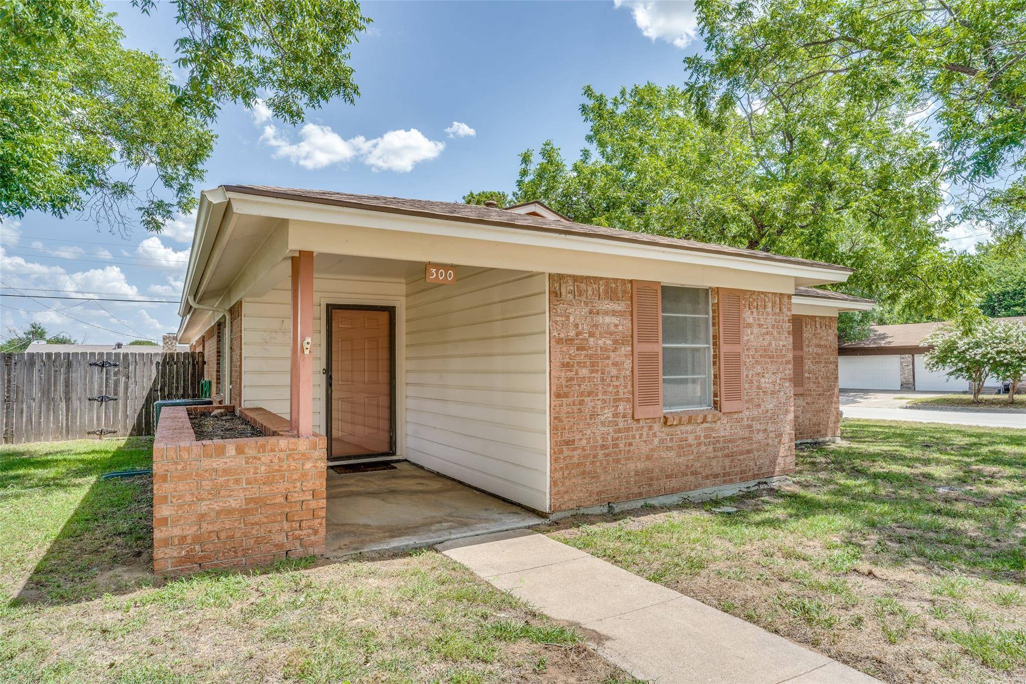 Kennedale, TX 76060,300 Bowles Court