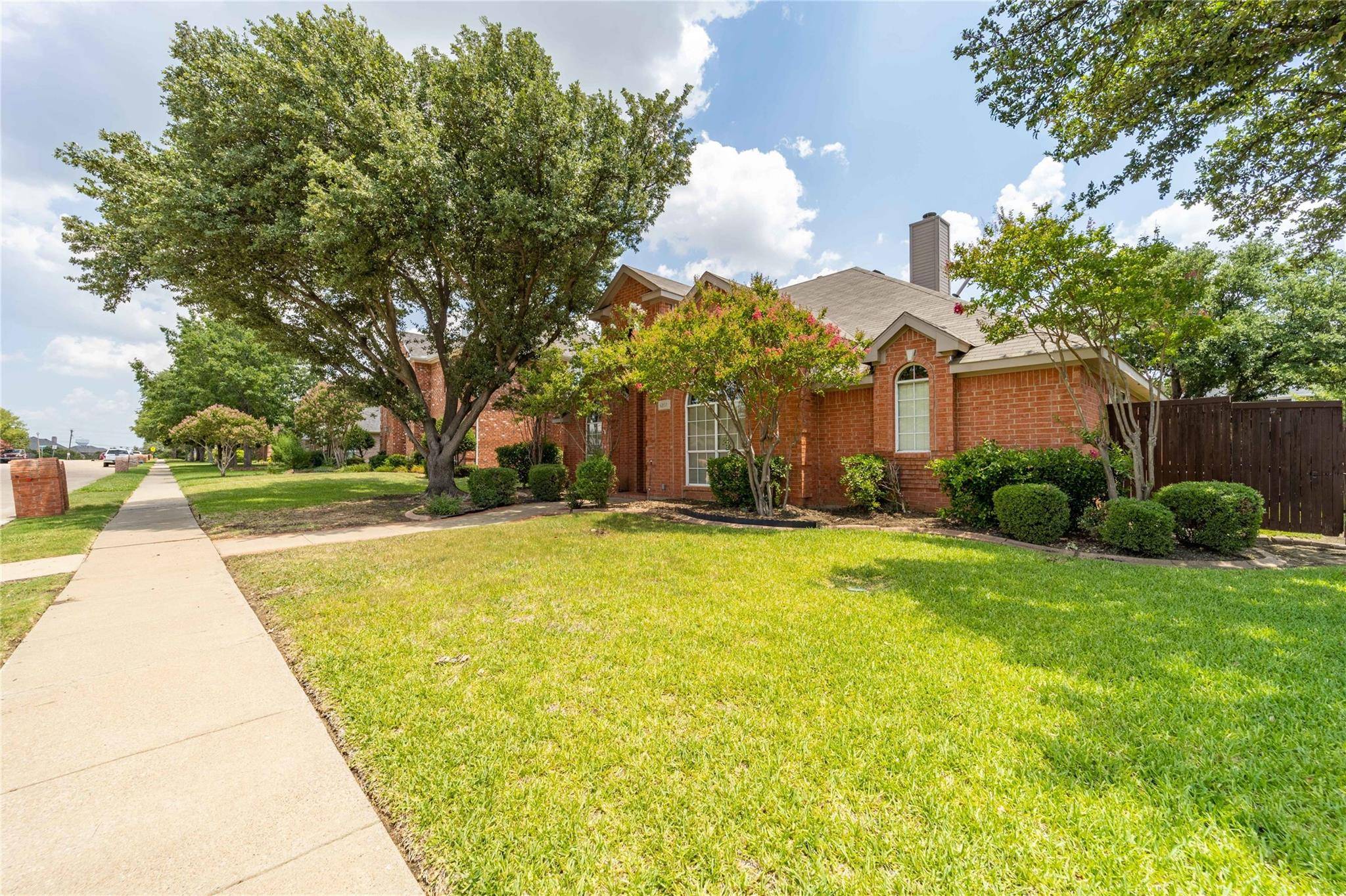 Carrollton, TX 75010,4208 Rolling Oaks Drive