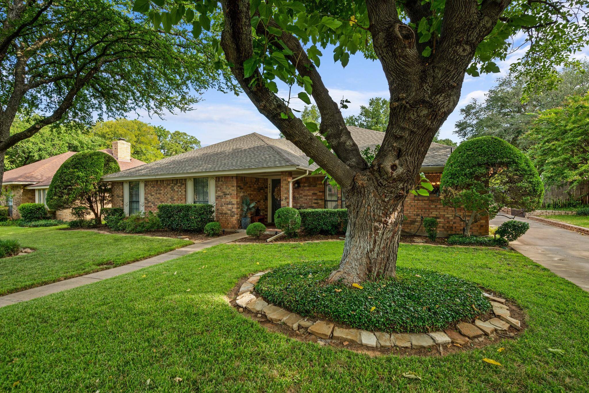 Arlington, TX 76017,4609 Hacienda Drive