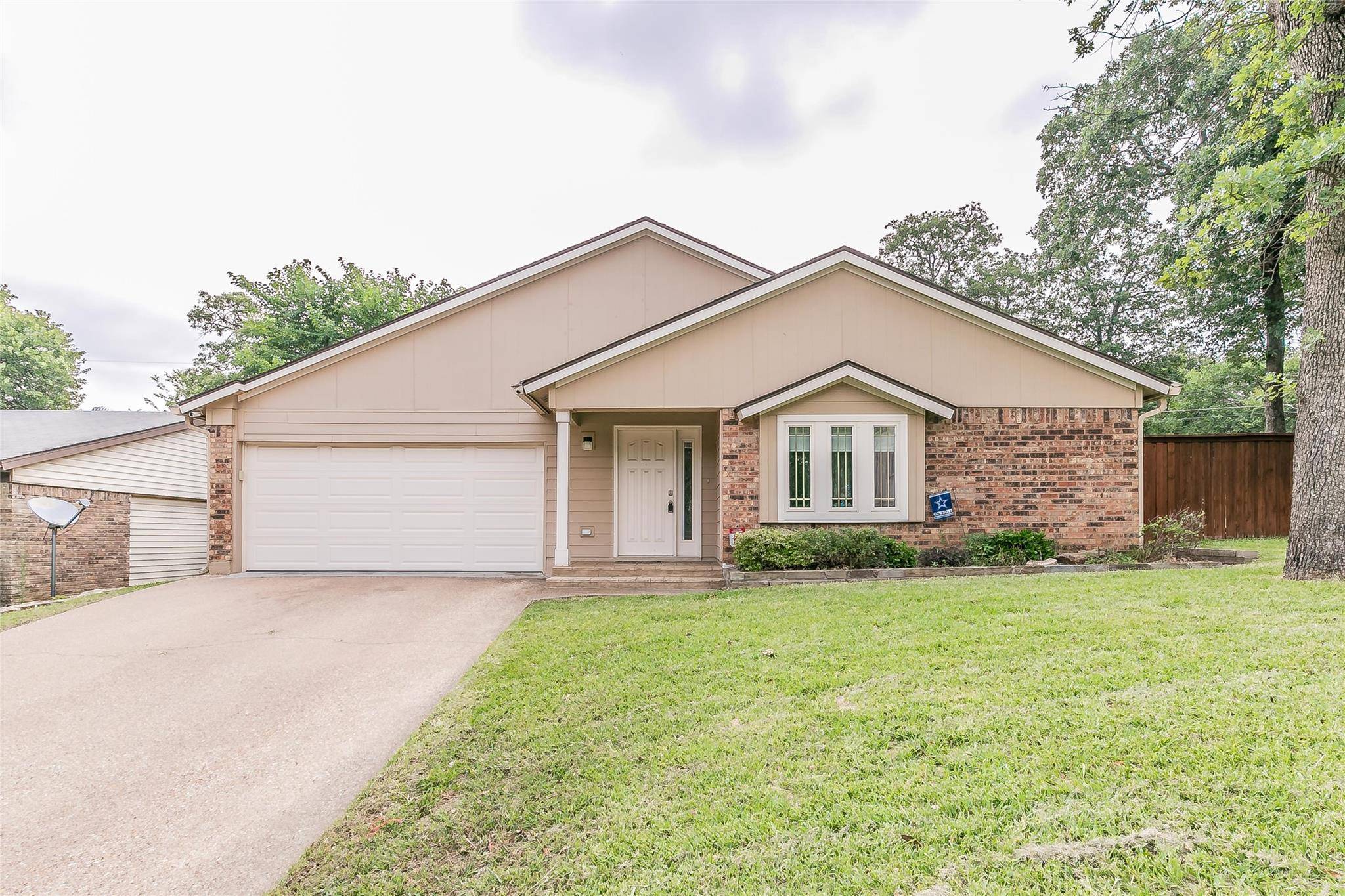 Arlington, TX 76017,4817 Crestmont Court