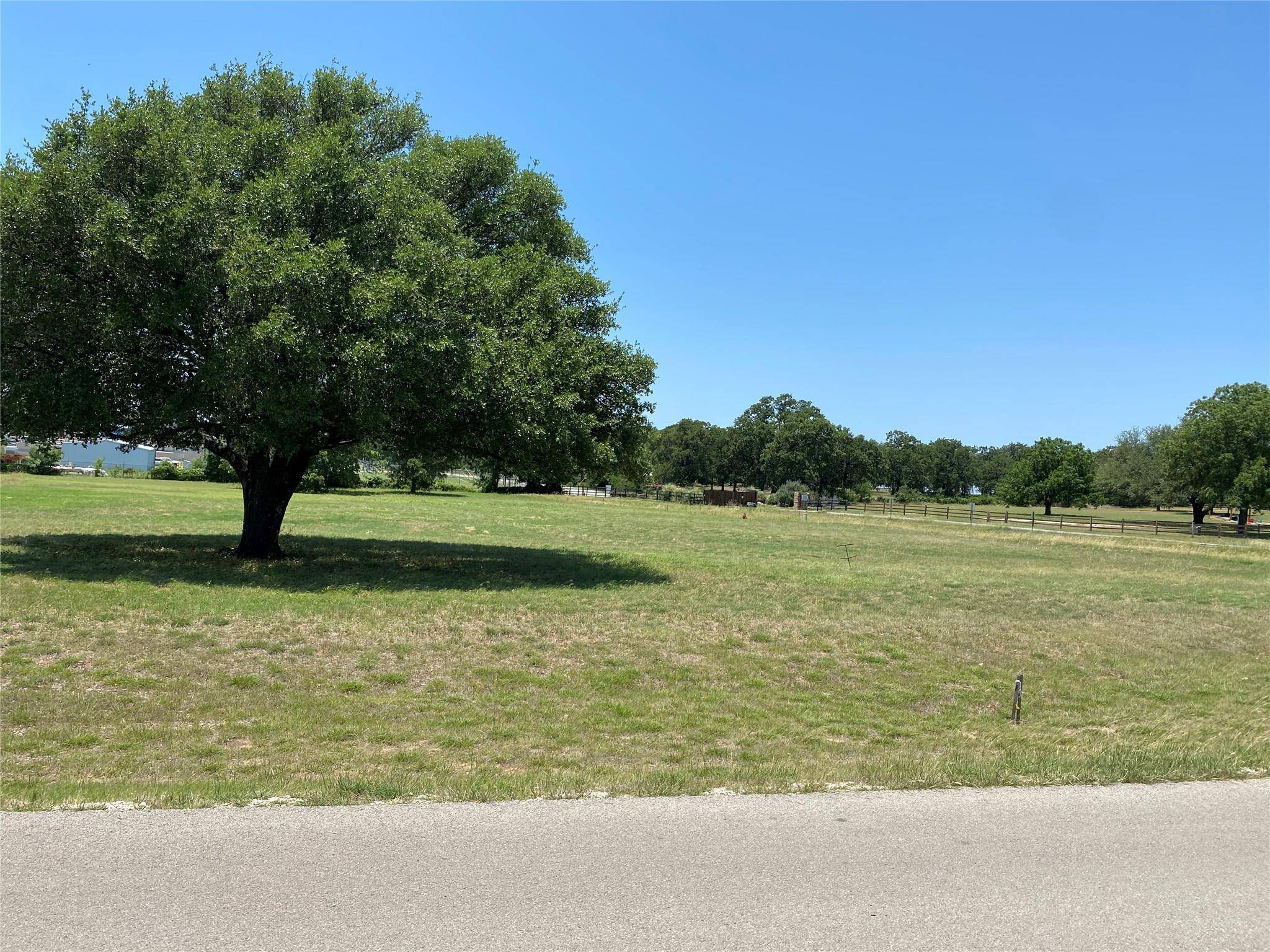 Granbury, TX 76049,8001 White Drive