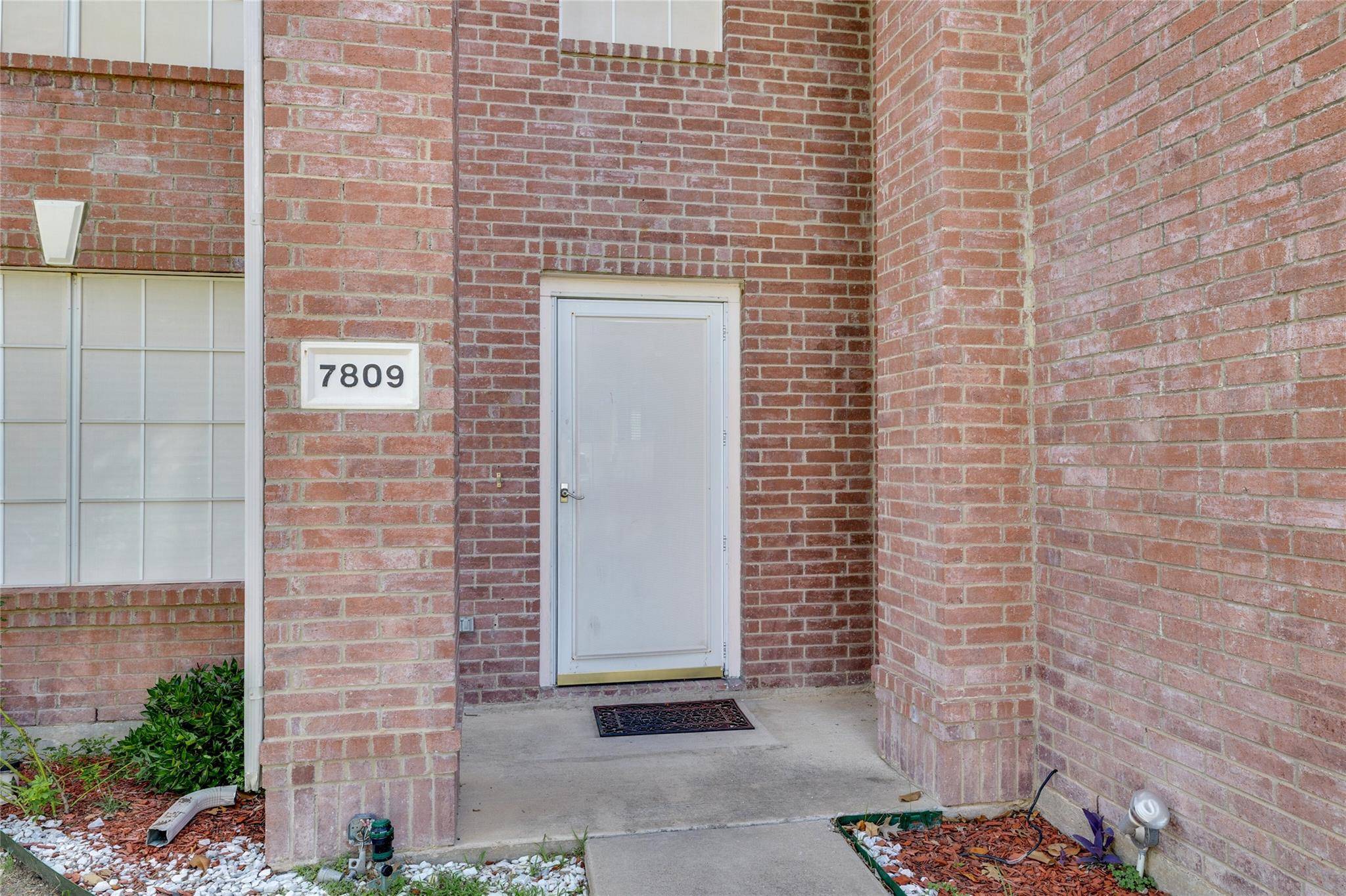 Arlington, TX 76001,7809 Calgary Lane