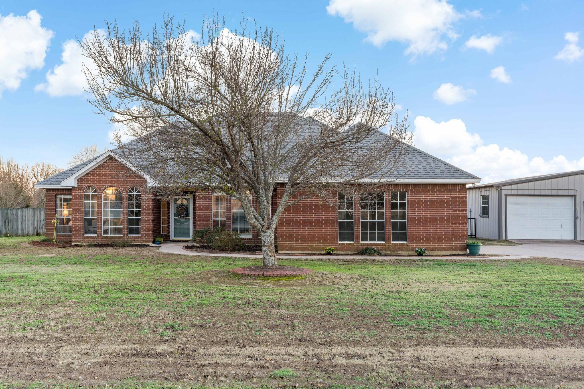 Blossom, TX 75416,21 Sandy Street