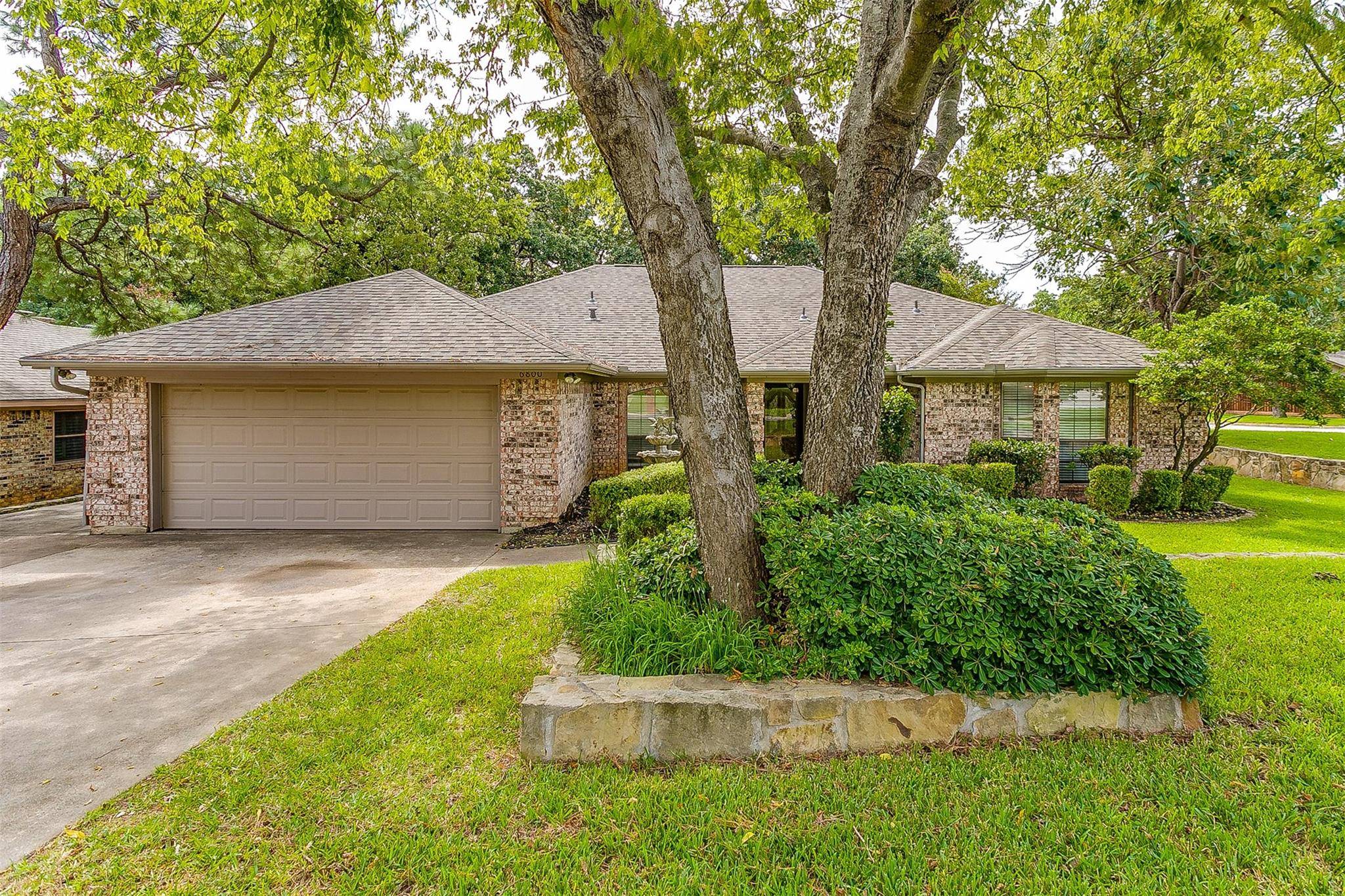 North Richland Hills, TX 76182,6800 Ridgewood Drive