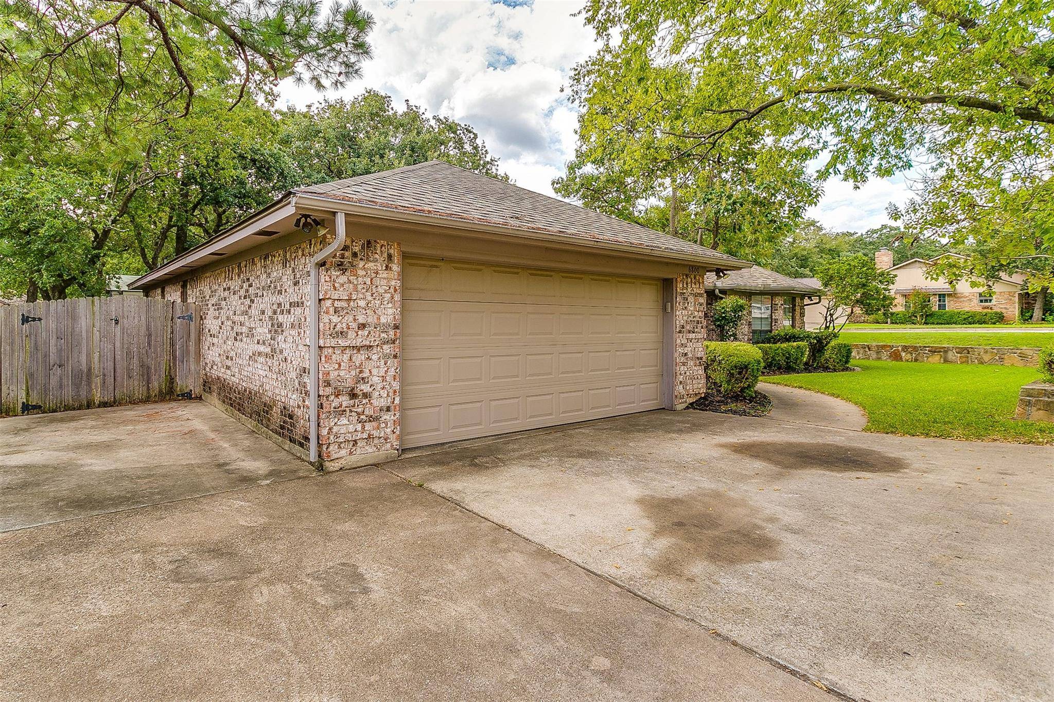 North Richland Hills, TX 76182,6800 Ridgewood Drive