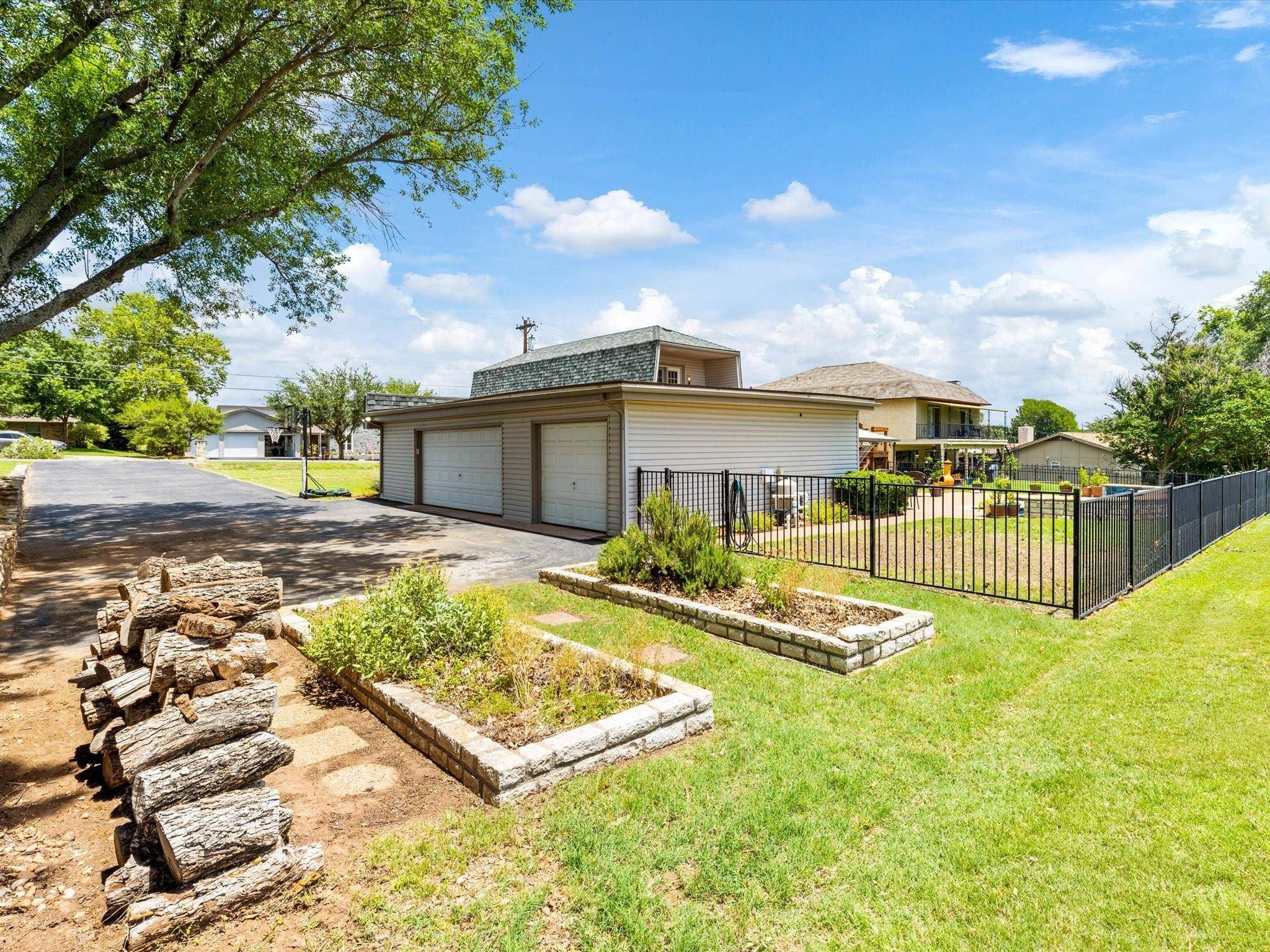 Granbury, TX 76049,3919 Fairway Drive