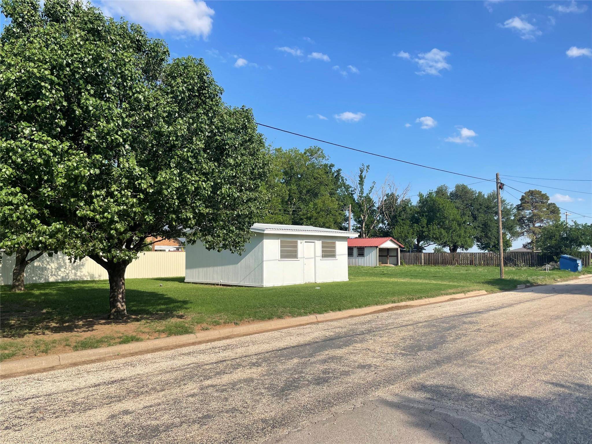 Munday, TX 76371,1140 Forest Street