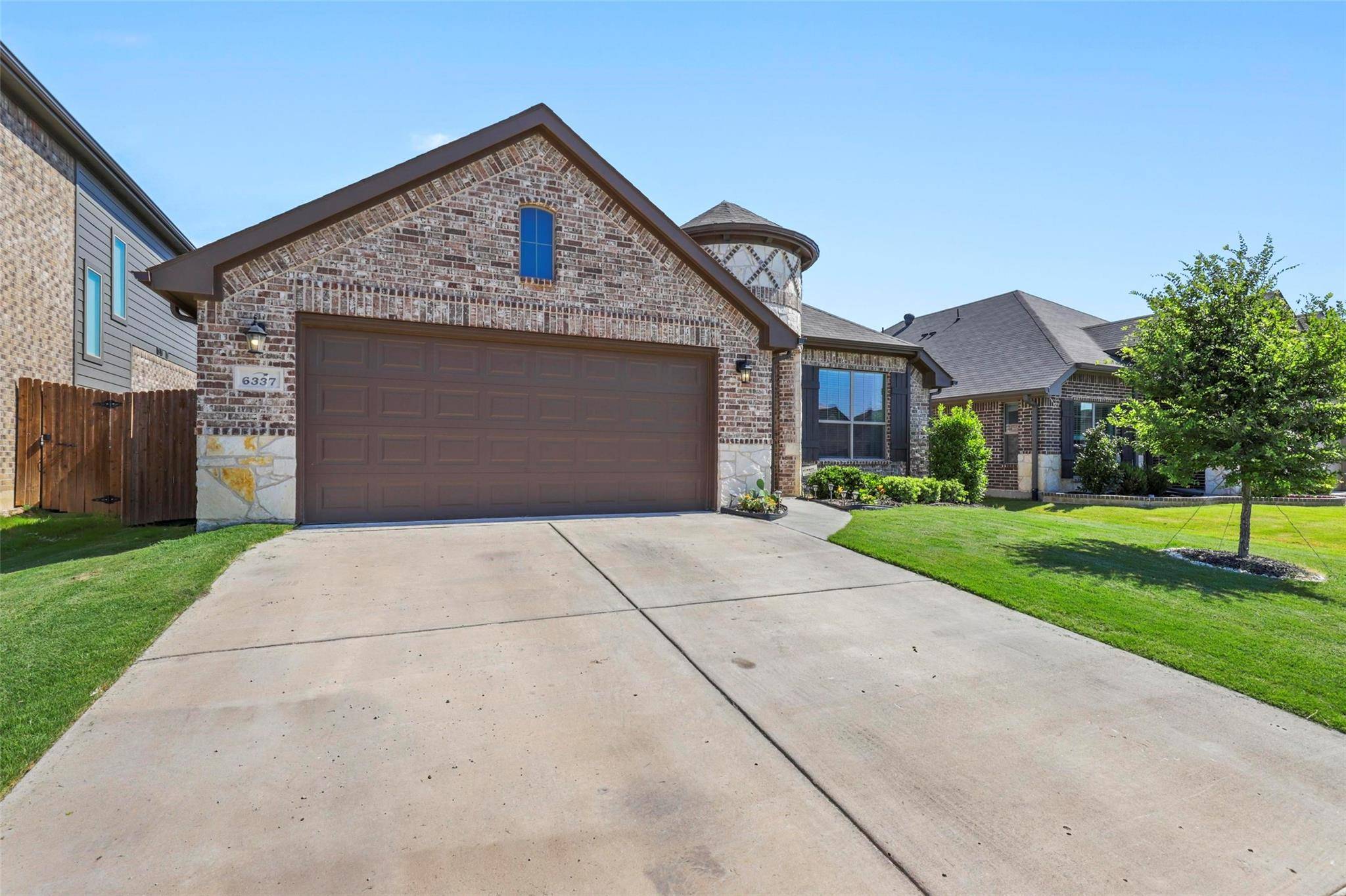 Fort Worth, TX 76179,6337 Red Cliff Drive