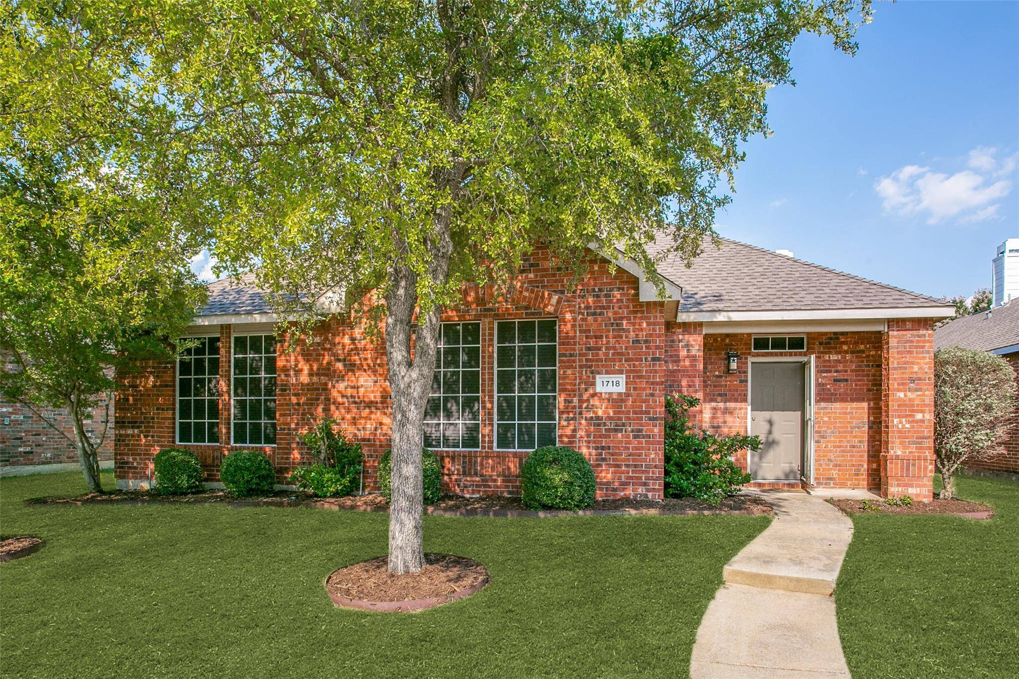 Allen, TX 75002,1718 River Oaks Drive