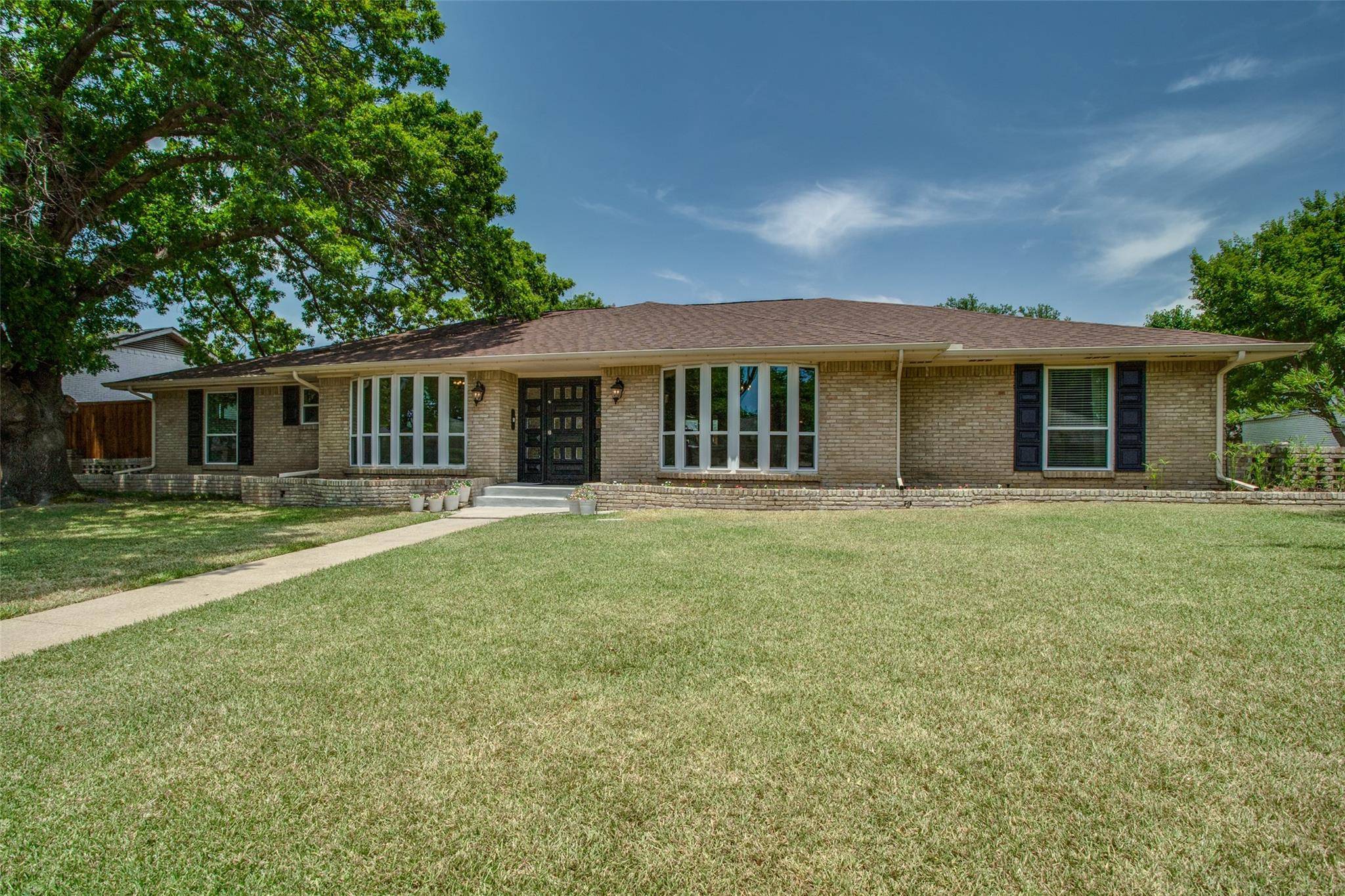 Dallas, TX 75248,6831 Town Bluff Drive