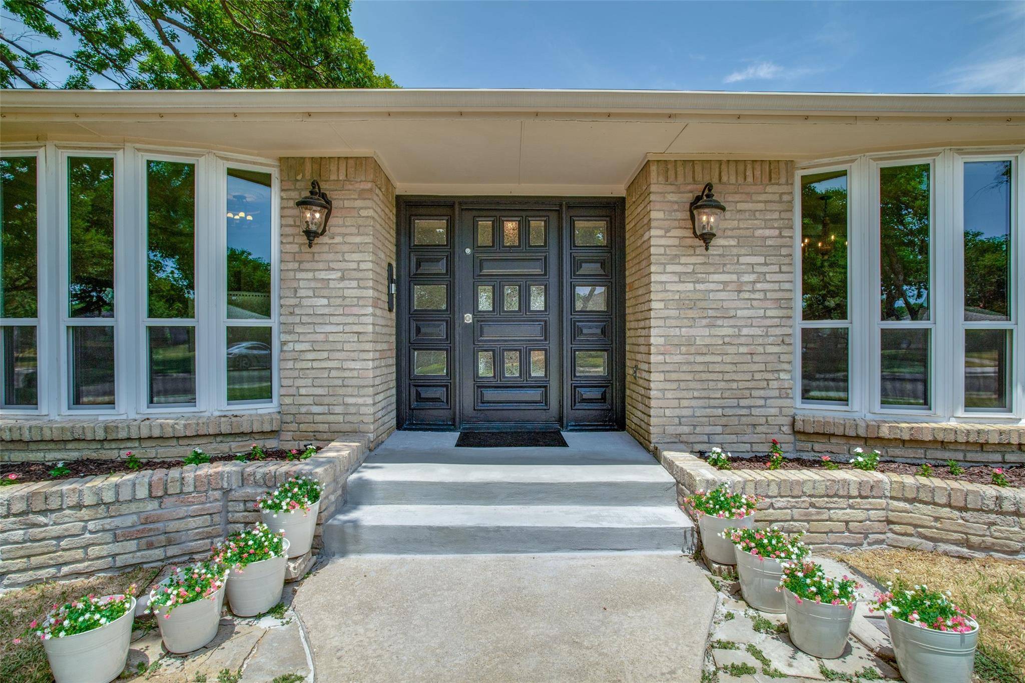 Dallas, TX 75248,6831 Town Bluff Drive