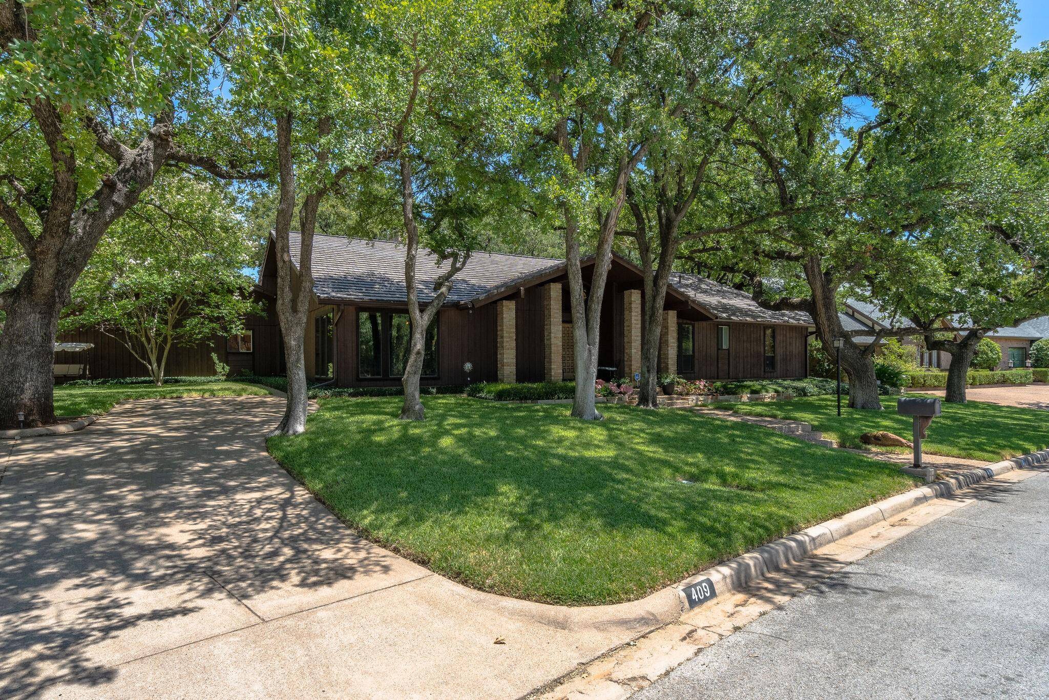 Fort Worth, TX 76112,409 Havenwood Lane N