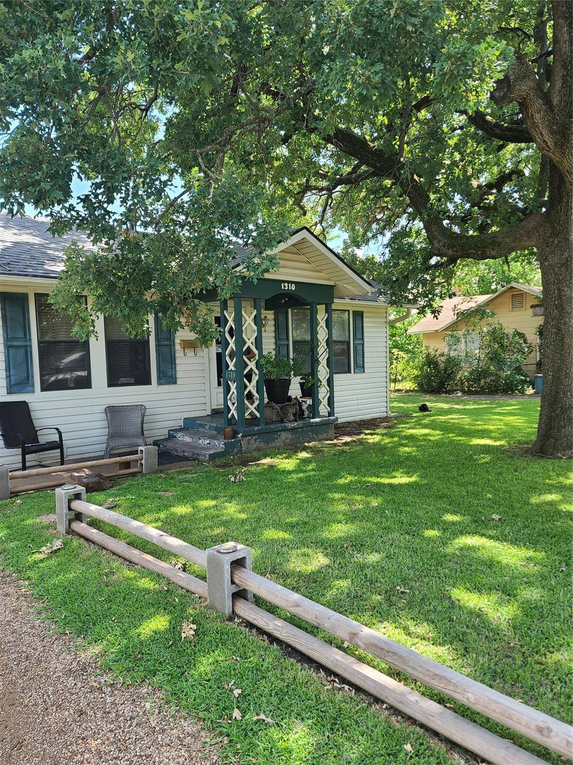 Sherman, TX 75092,1310 W Laurel Street W