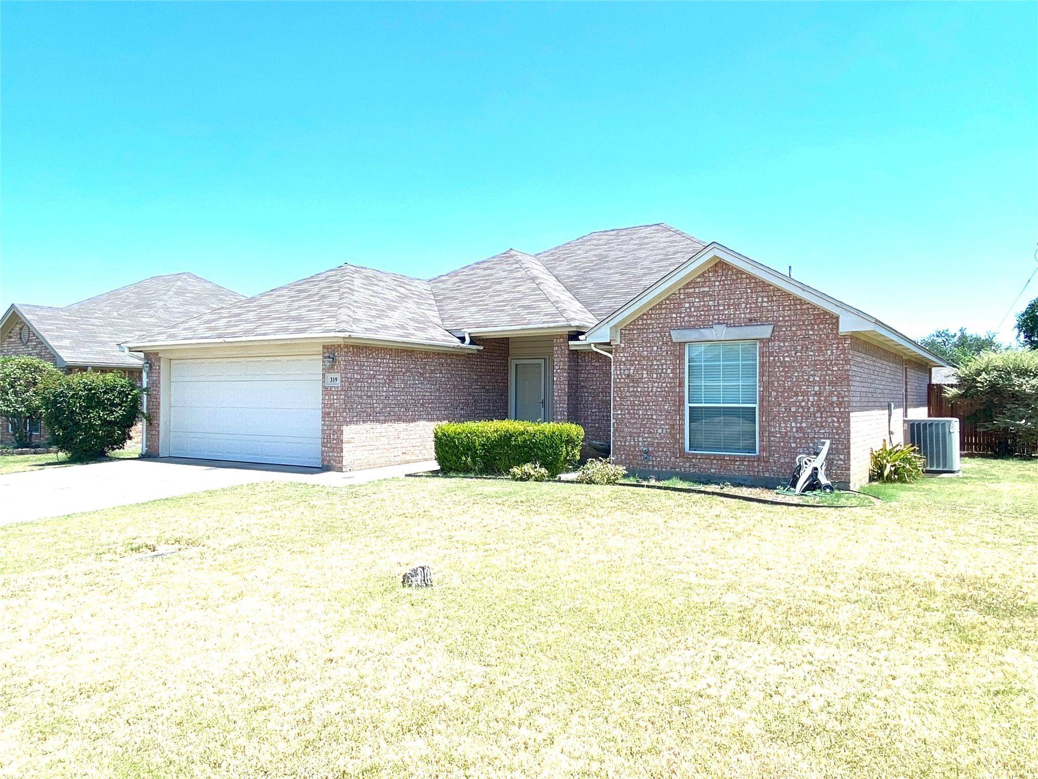 Cleburne, TX 76033,319 Rose Avenue