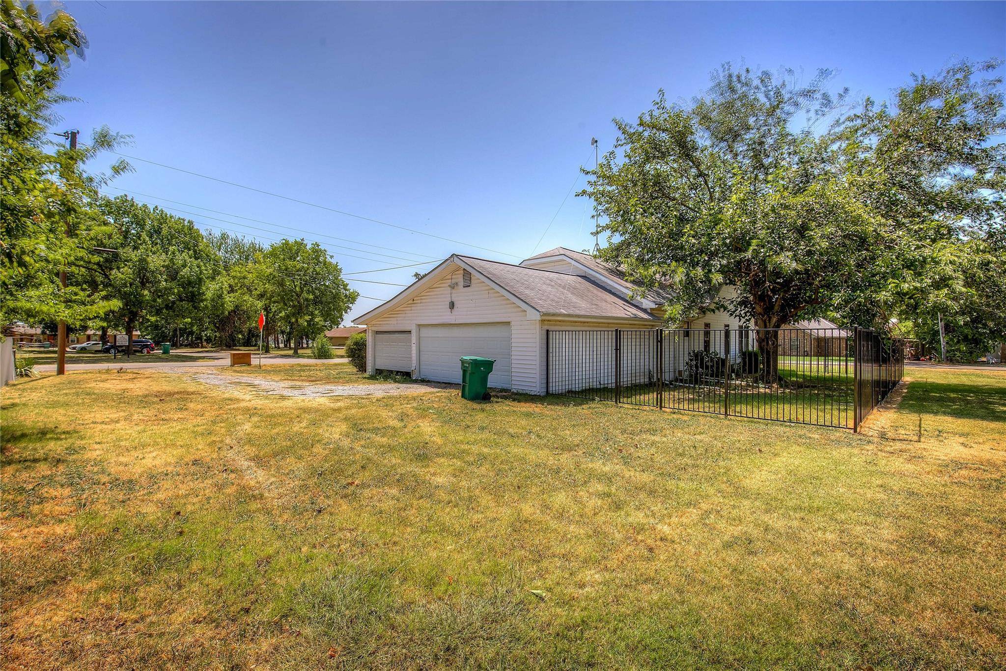 Honey Grove, TX 75446,905 Hickory Street